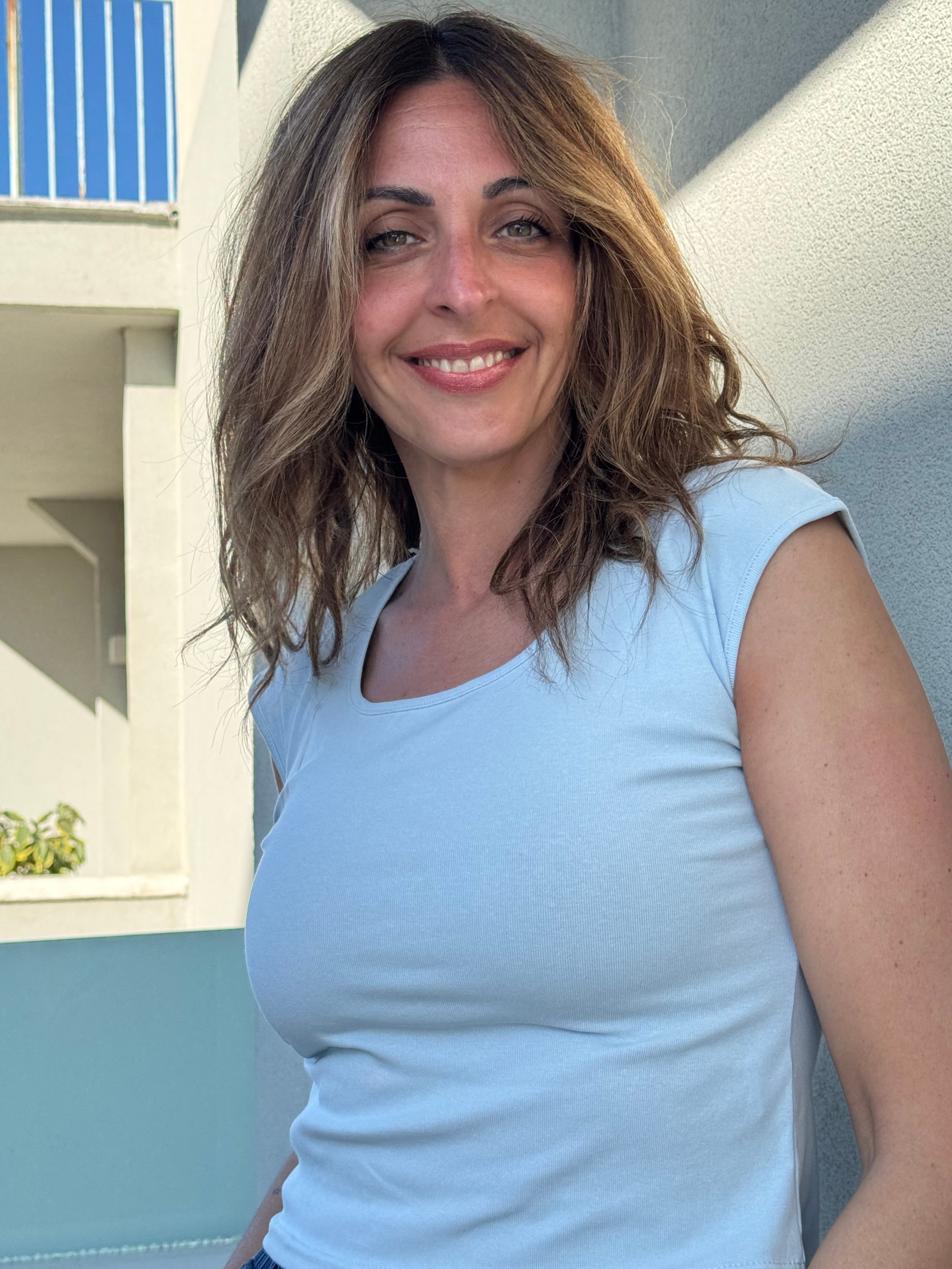 La t-shirt con lo scollo quadrato