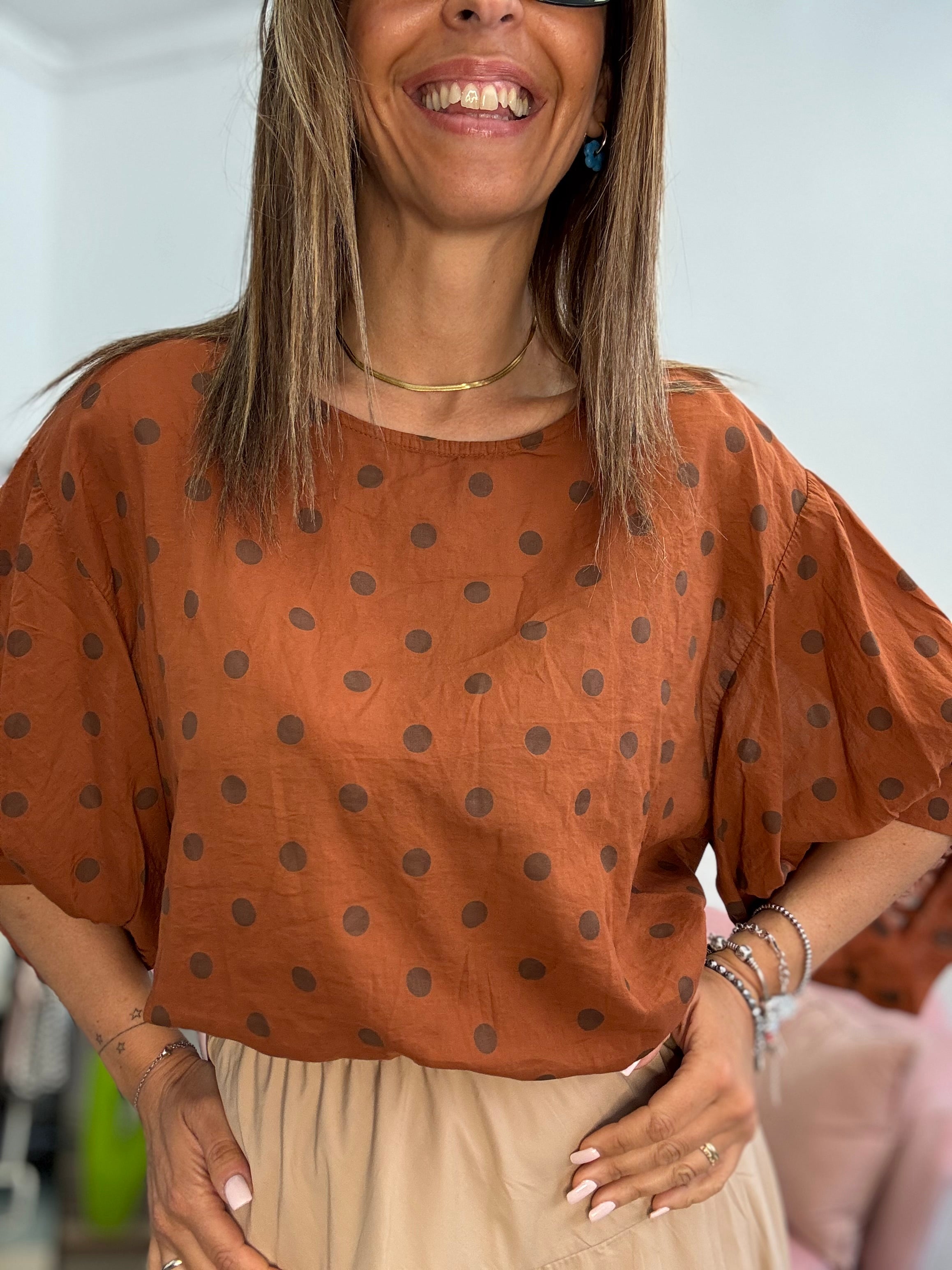 La blusa coi pois