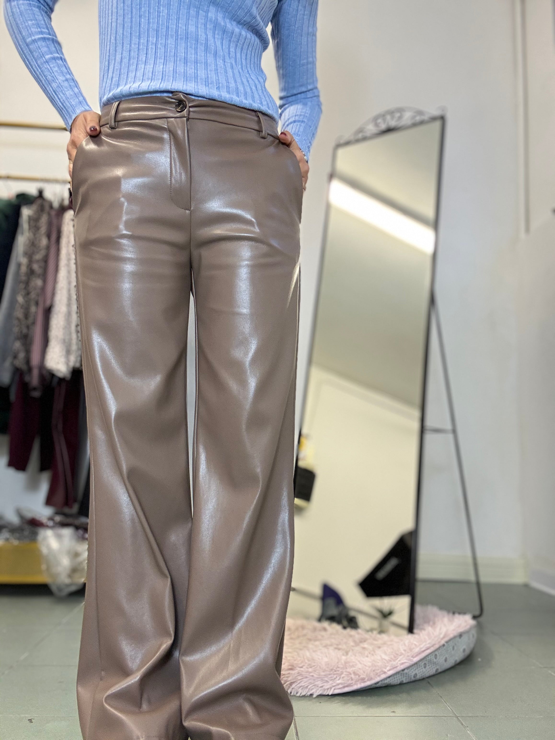 Il pantalone ecopelle Oliver