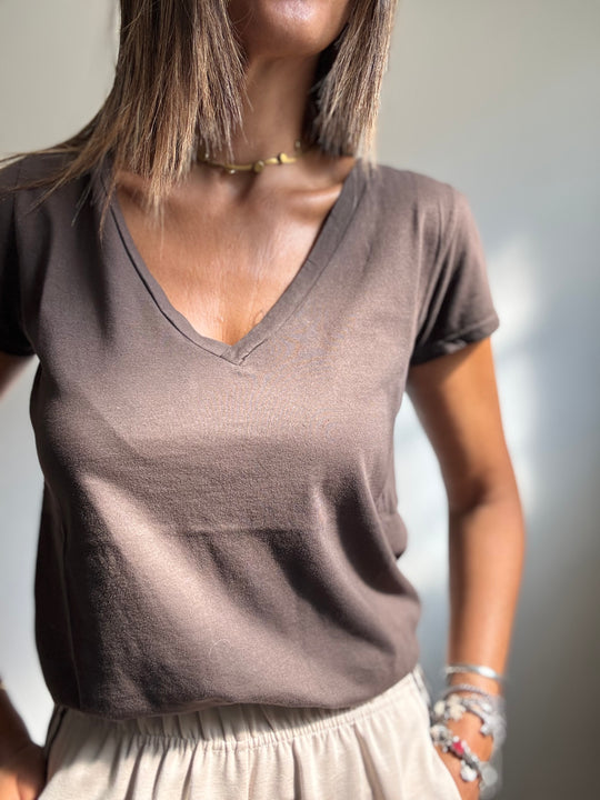 La t-shirt scollo a V