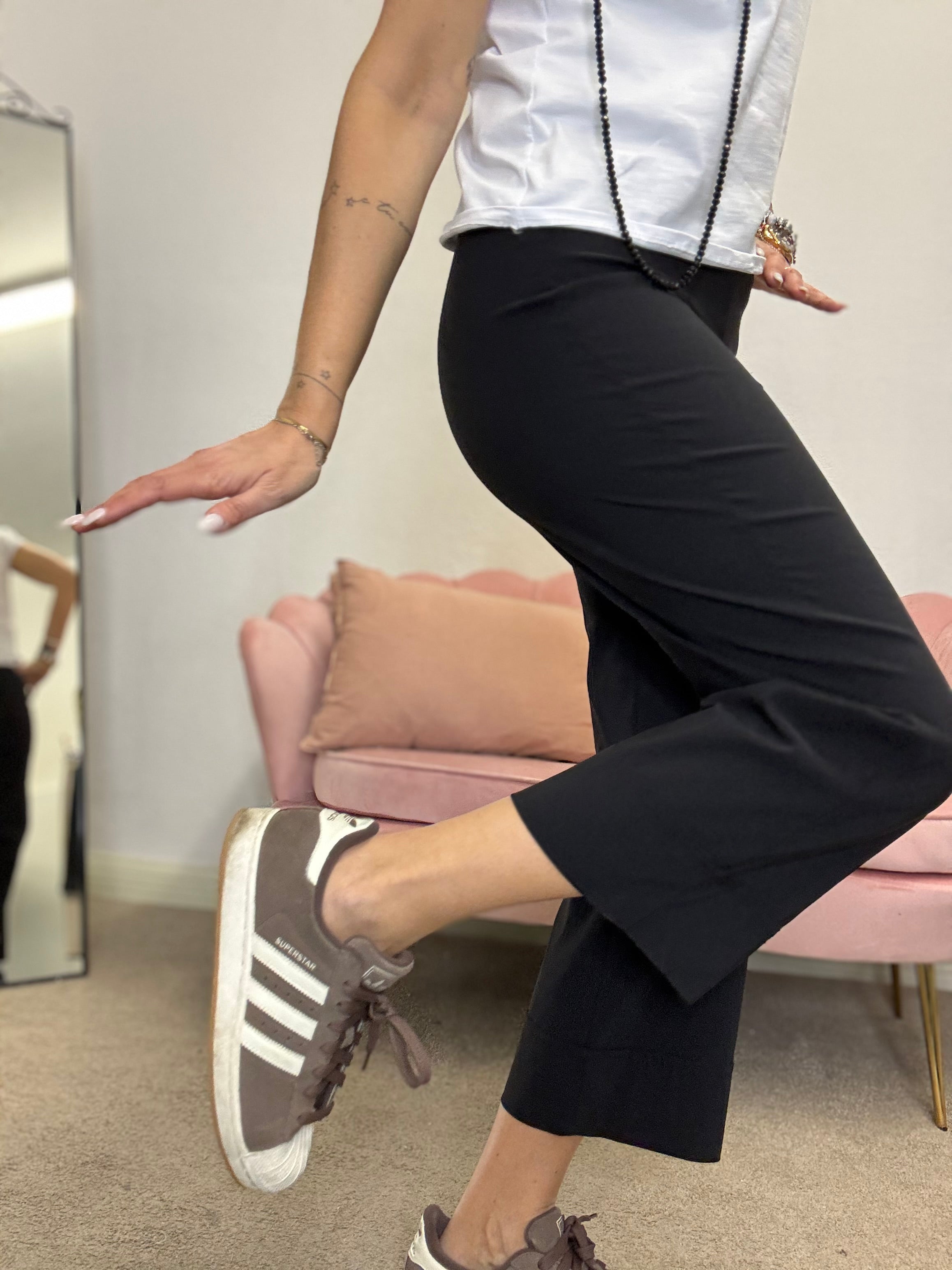 Il pantalone elasticizzato Col risvolto