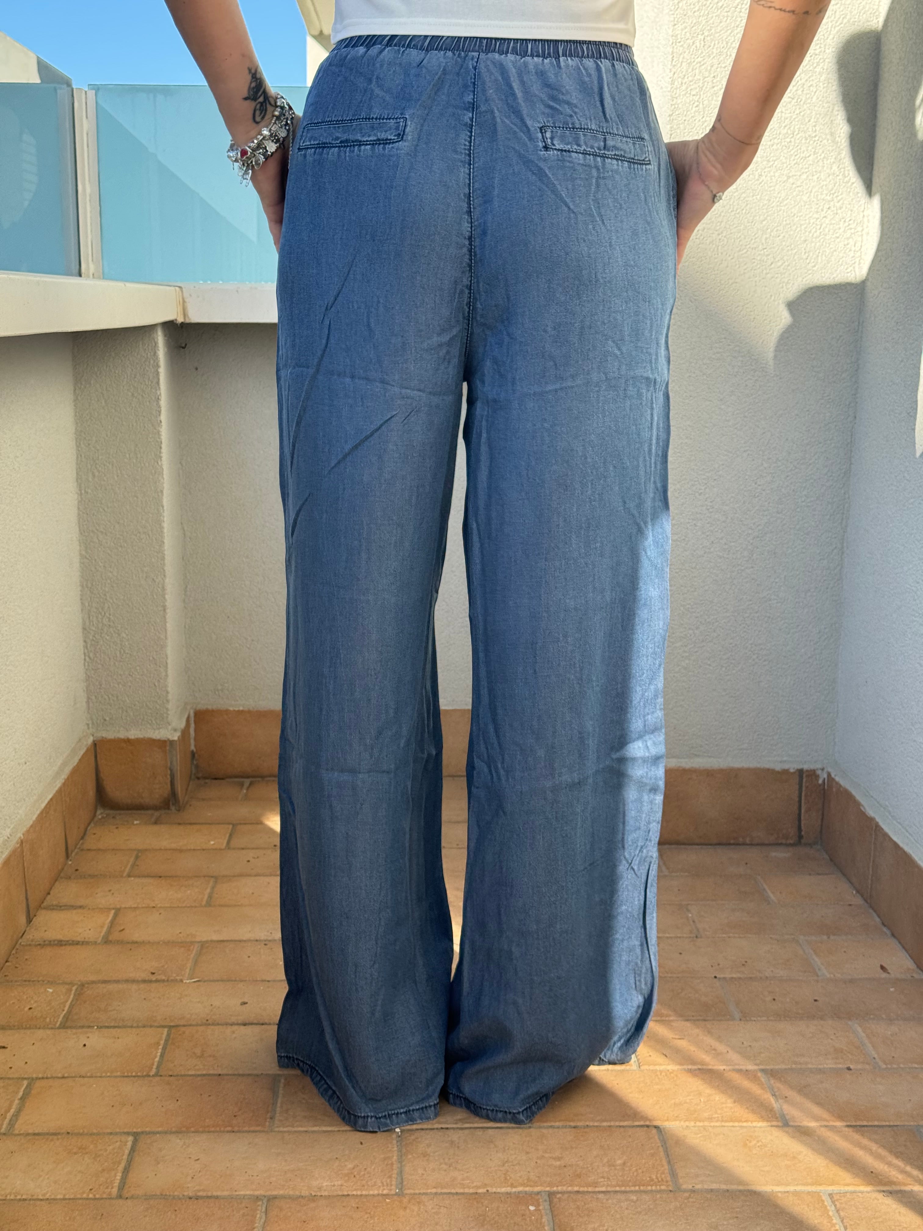 Il jeans volante con l’elastico