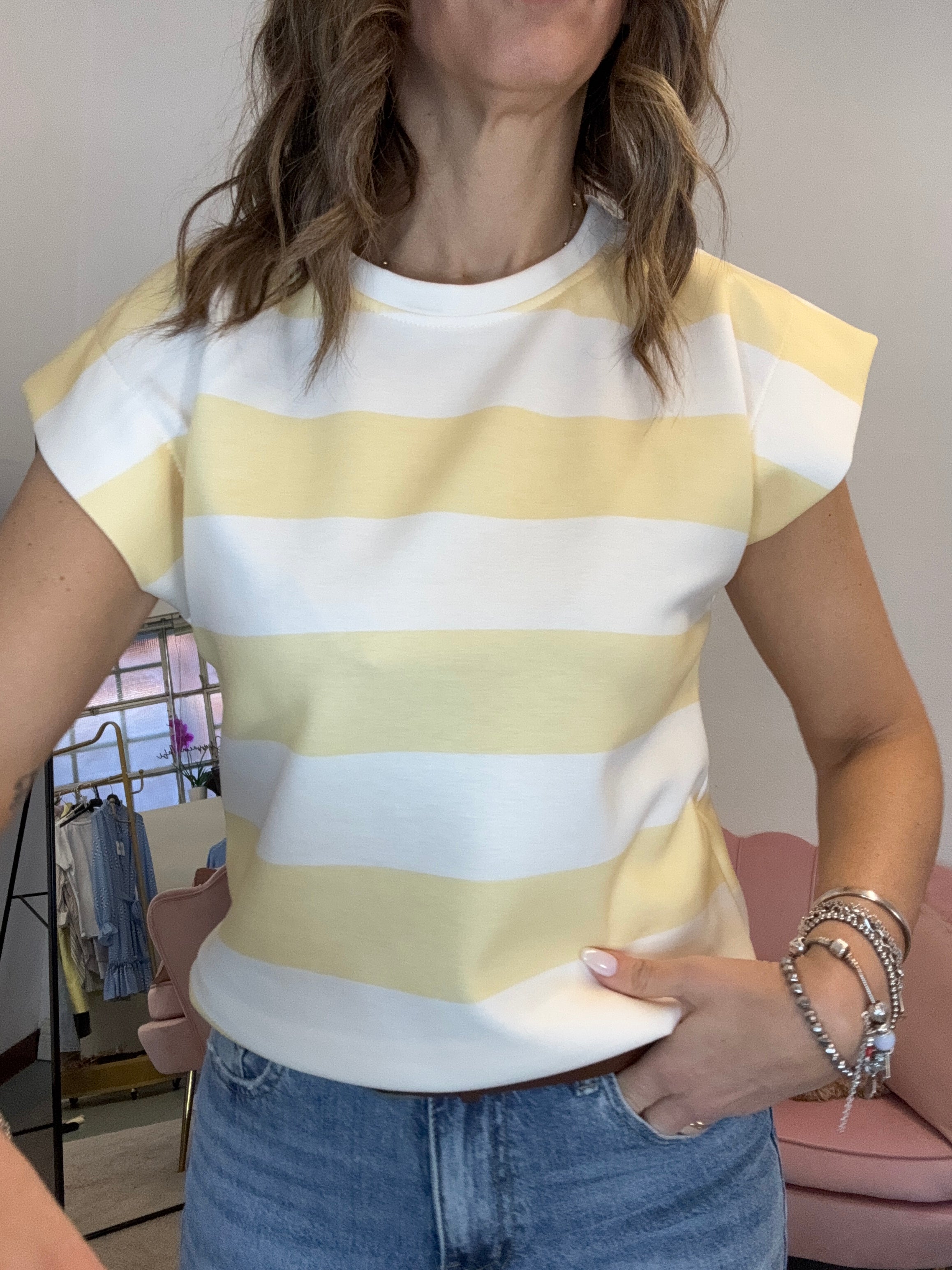 La maglie con le alette a righe