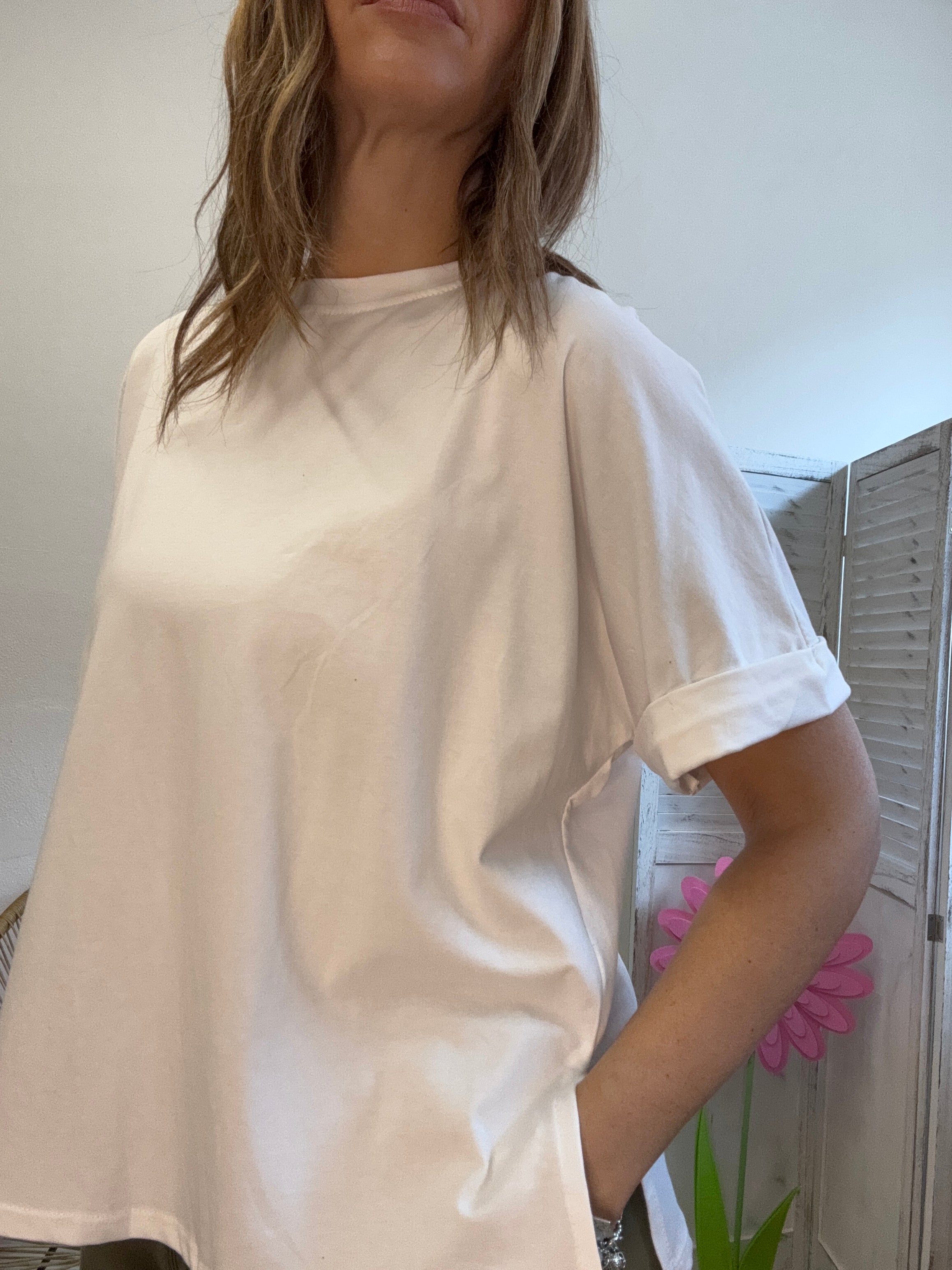 La T-shirt cotone con gli spacchetti