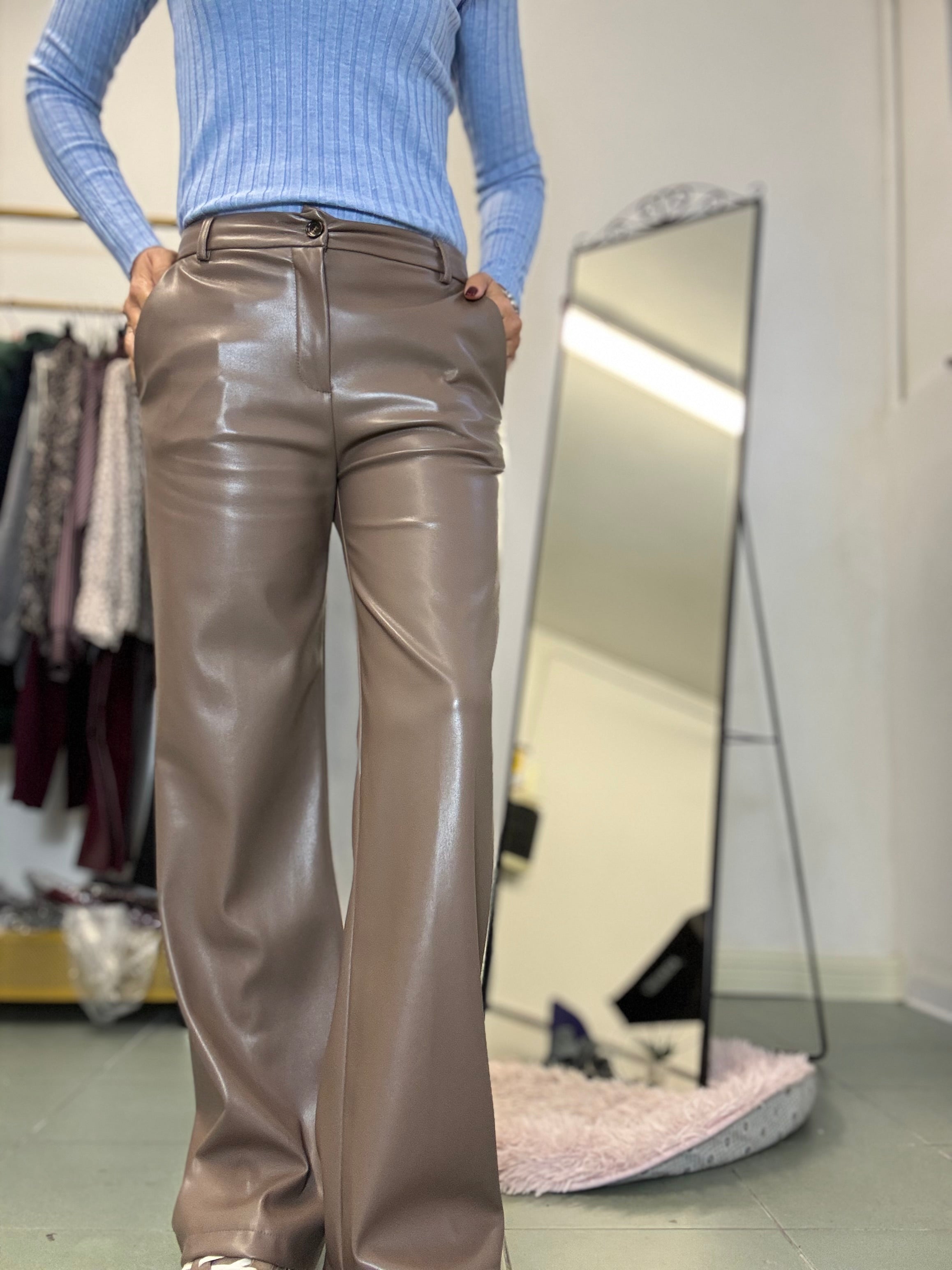 Il pantalone ecopelle Oliver