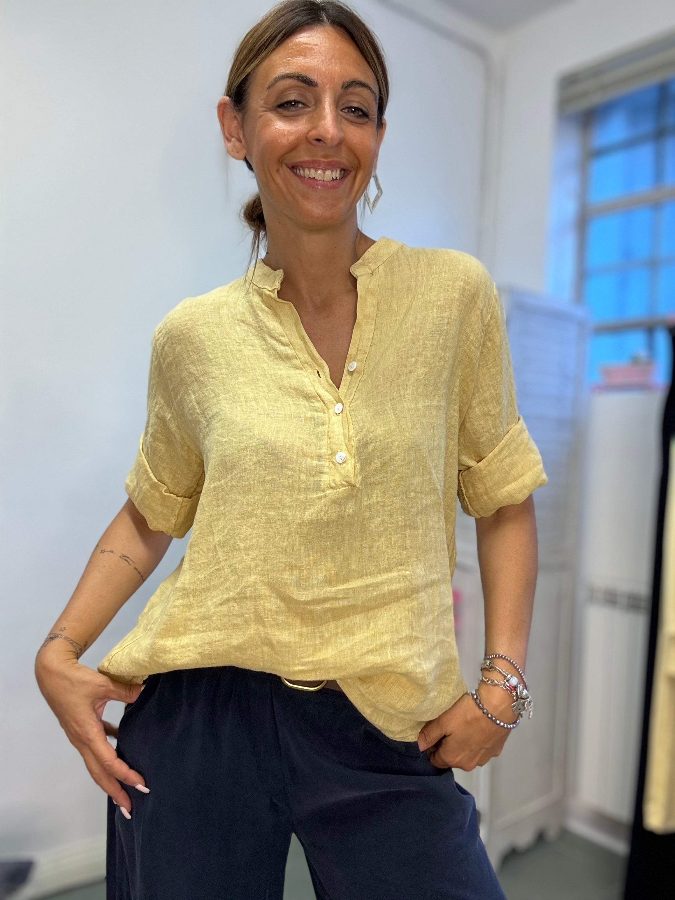 La camicia polo in lino