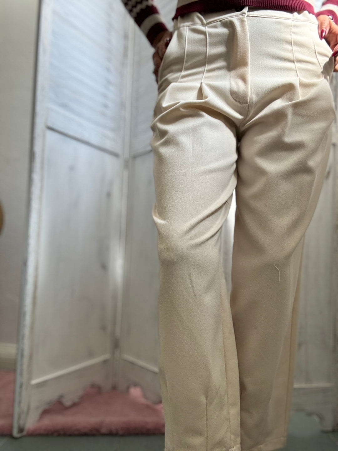 Il pantalone Javier con le pence