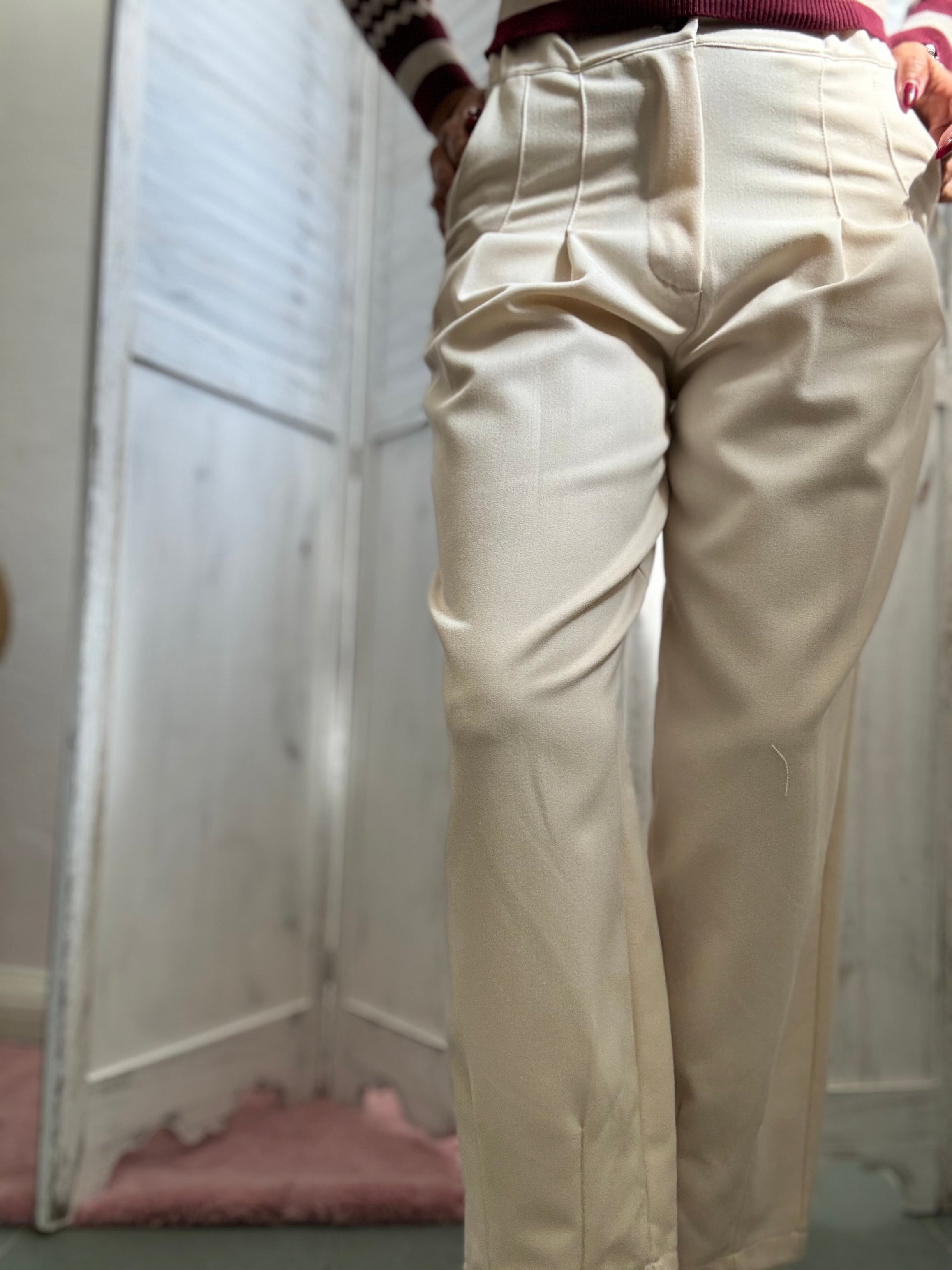 Il pantalone Javier con le pence