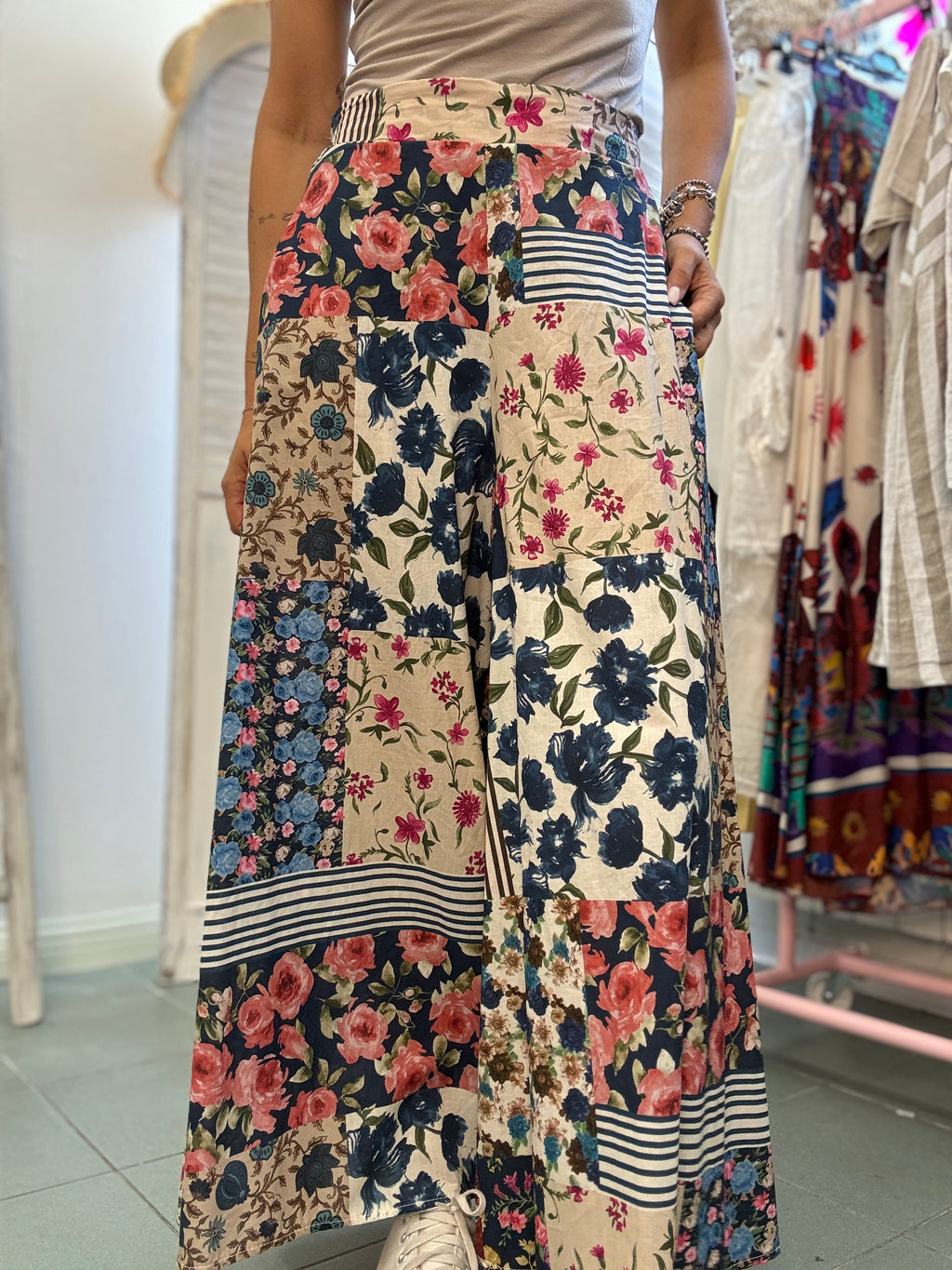 Il pantalone gonnellone fiorato
