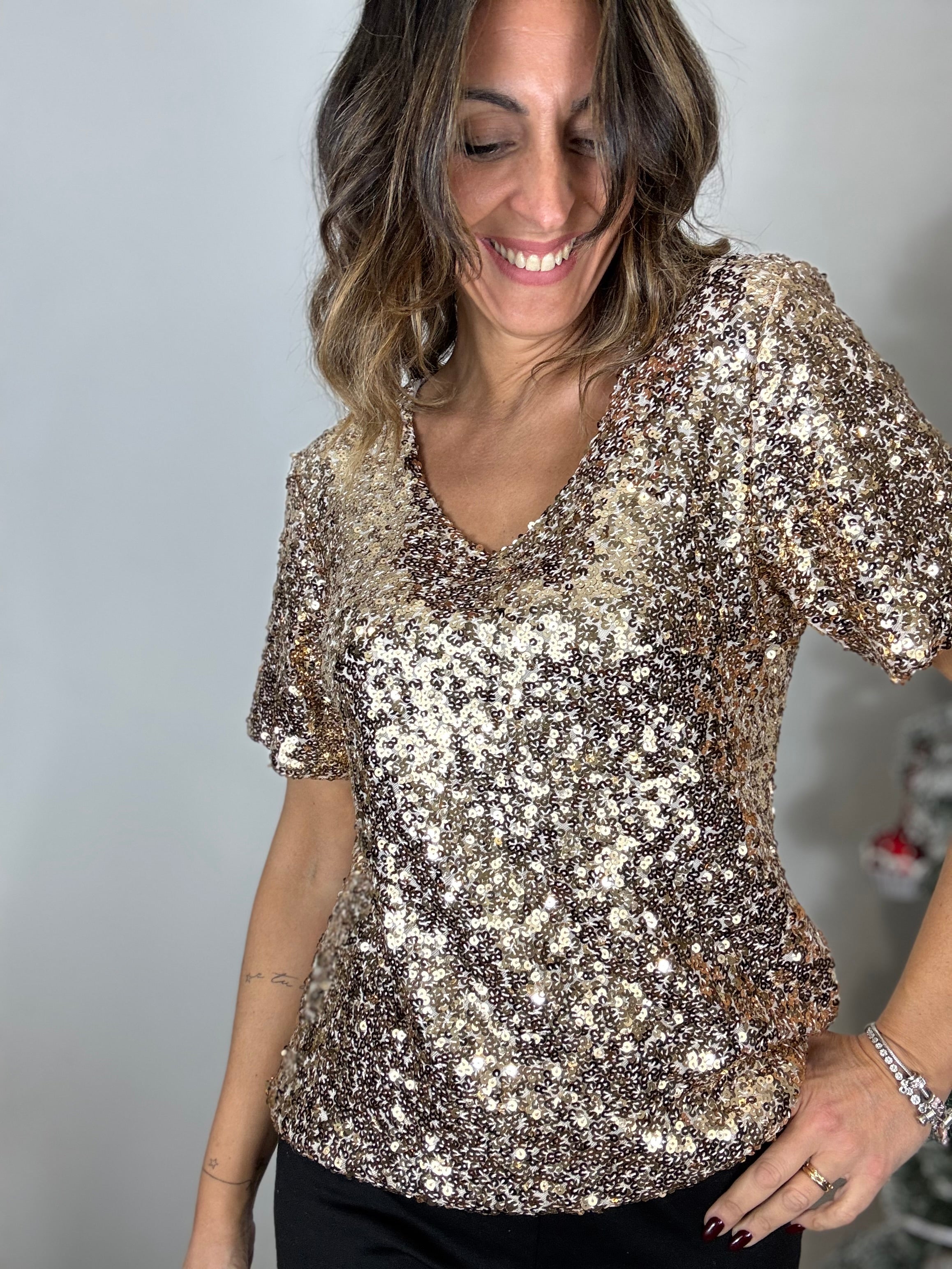 La t-shirt paillettes in tanti colori