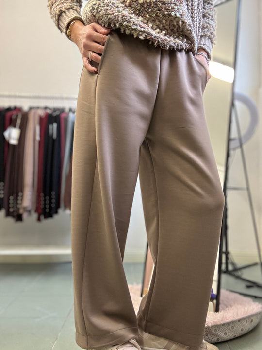 Il pantalone scuba ovetto