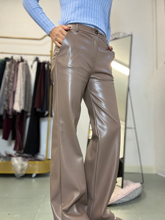 Il pantalone ecopelle Oliver