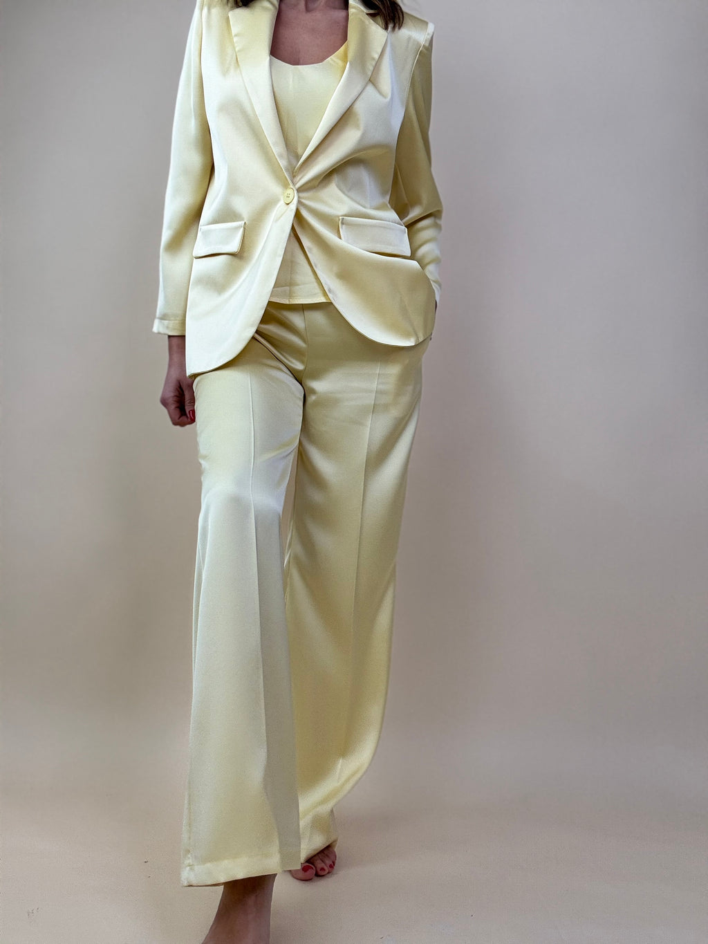 Il coordinato Delia in raso ( giacca e pantalone )