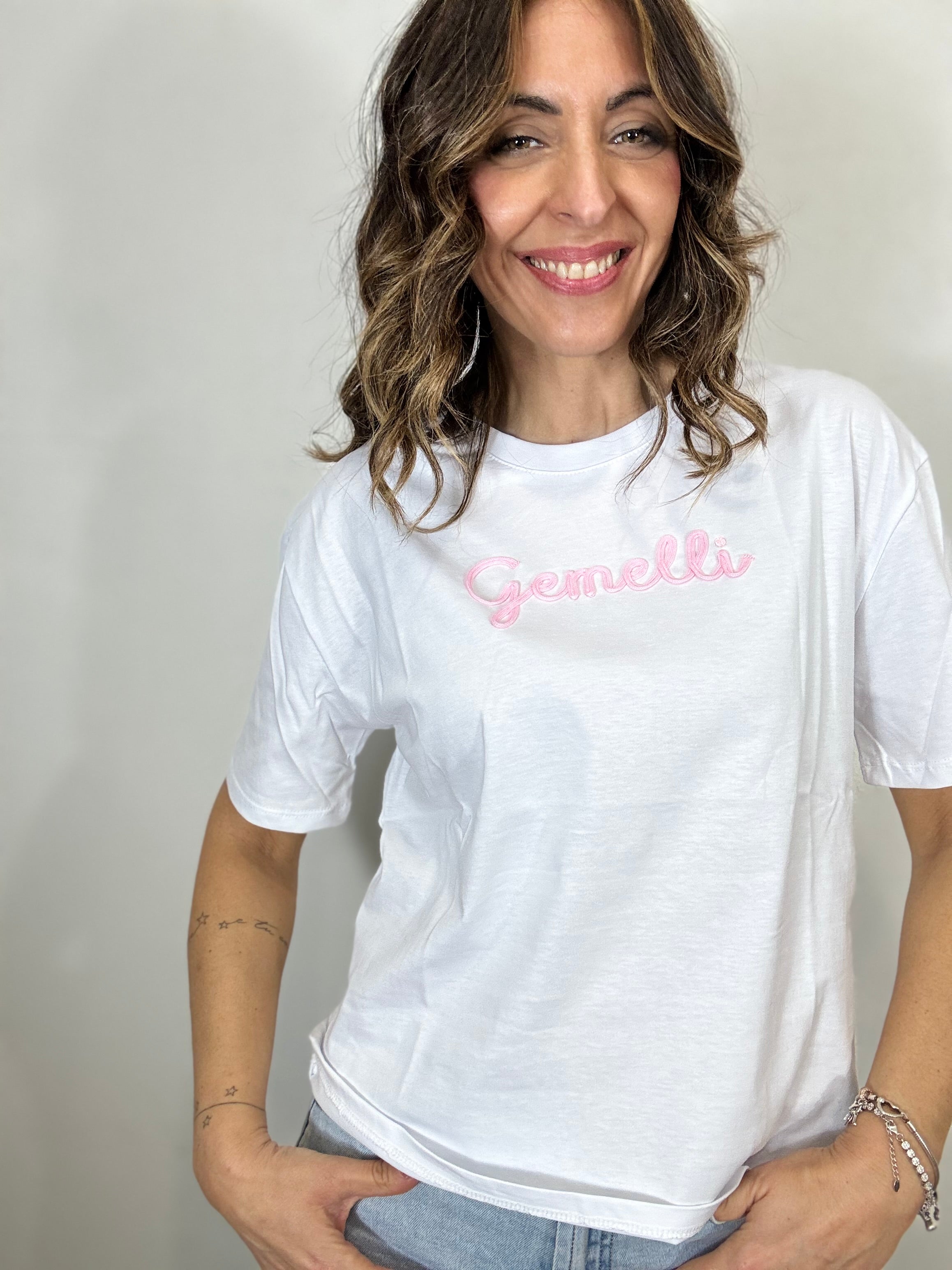 La T shirt LUMINA coi segni zodiacali