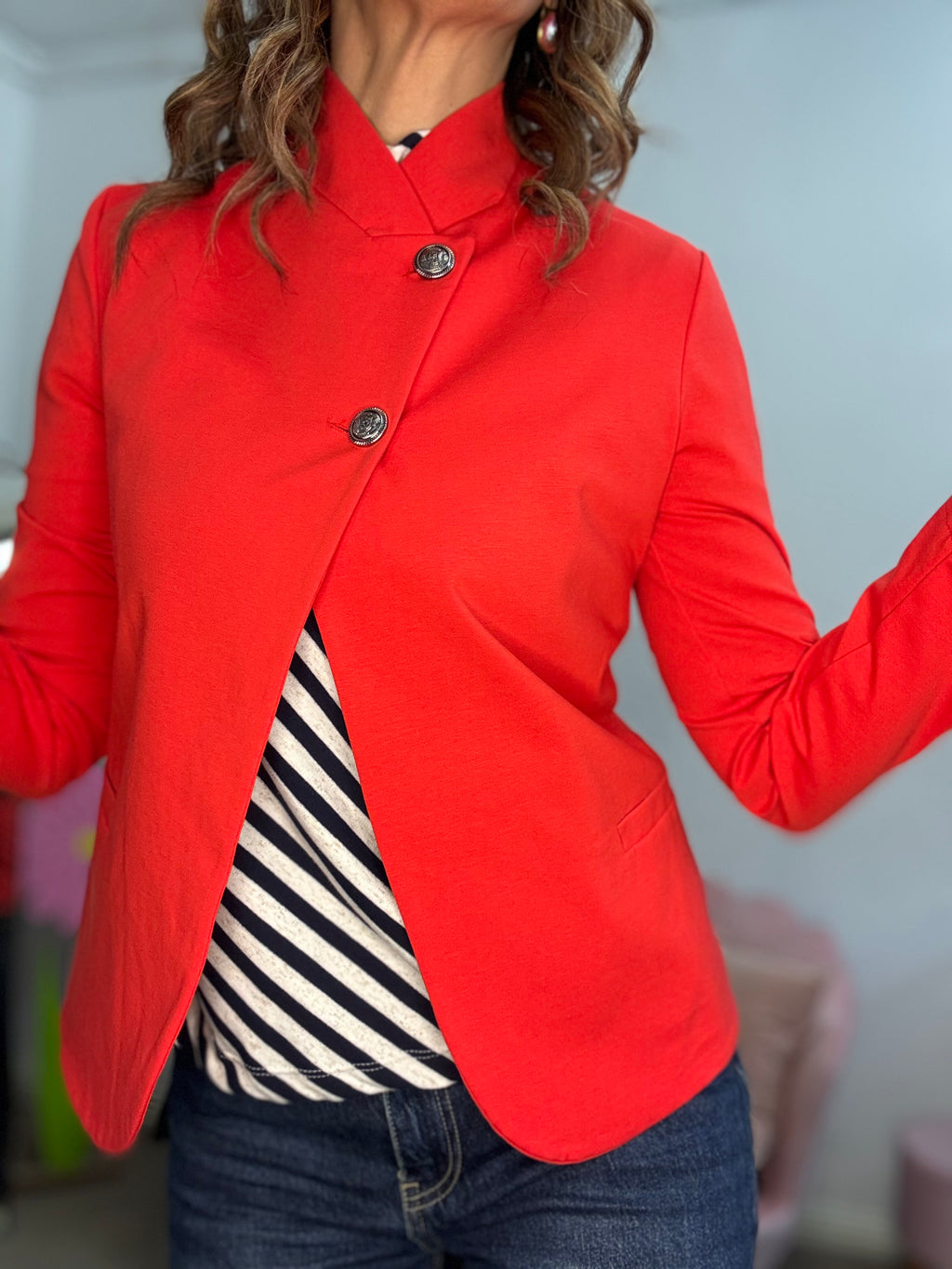 La giacca Pamela coi due bottoni