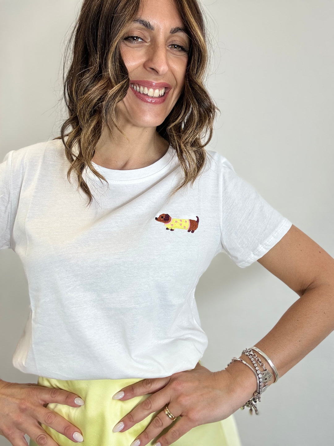 La t shirt col bassottino colorato