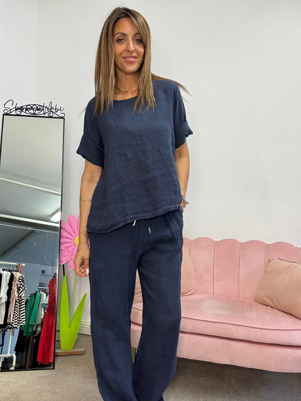 Il coordinato lino con la blusa a bottoncini