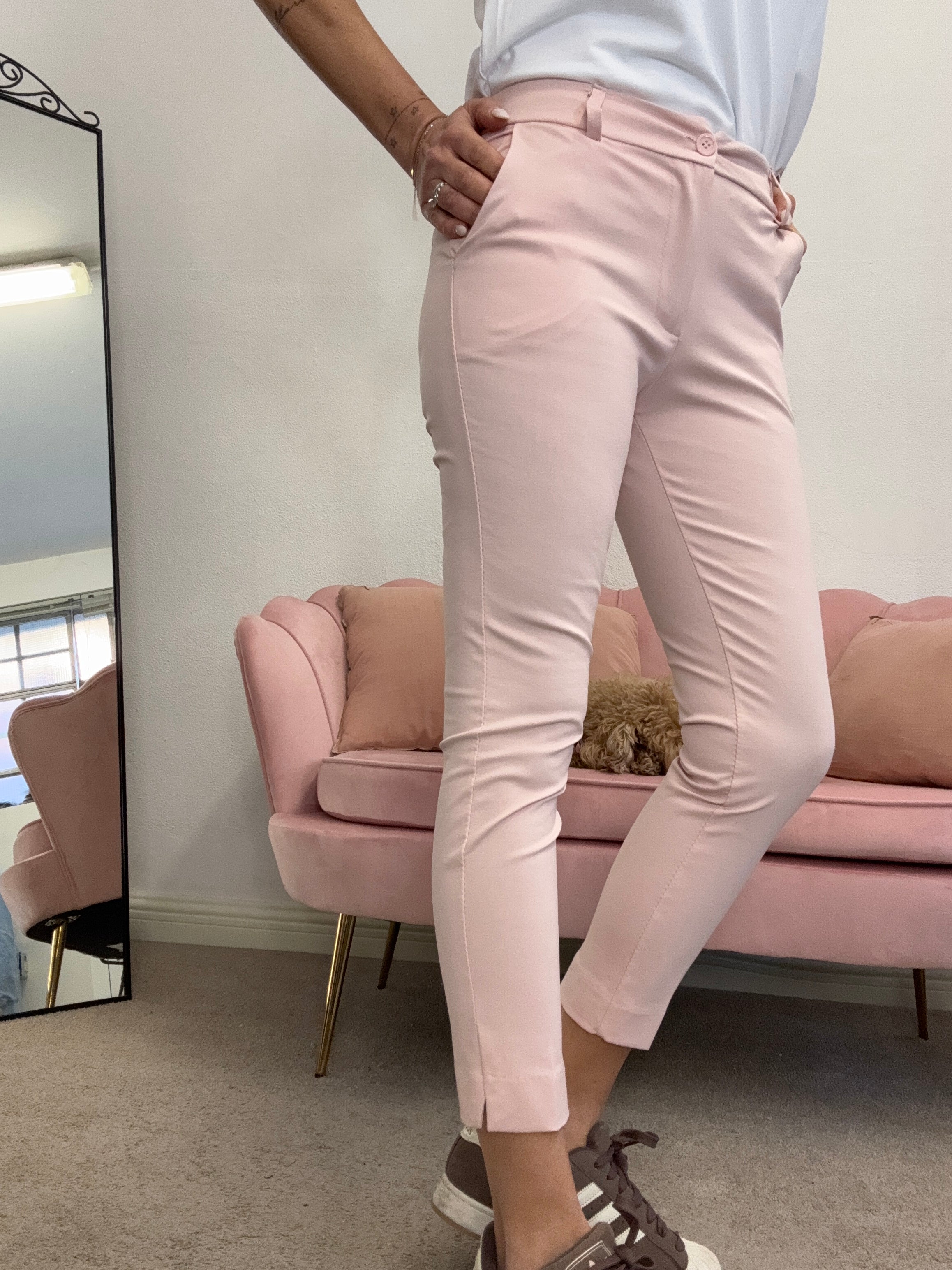 Il pantalone sigaretta punto Milano