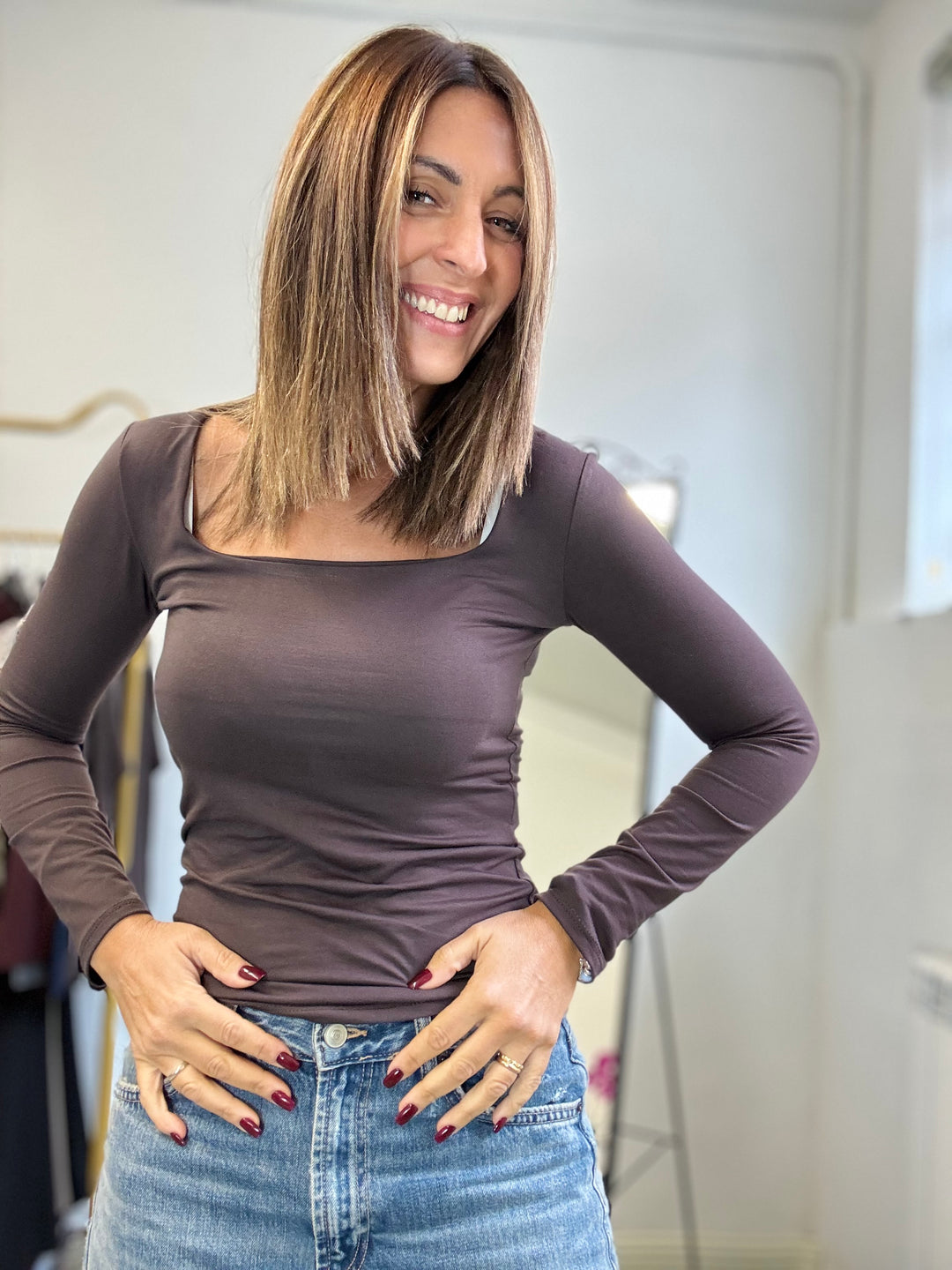 La t-shirt con lo scollo quadrato