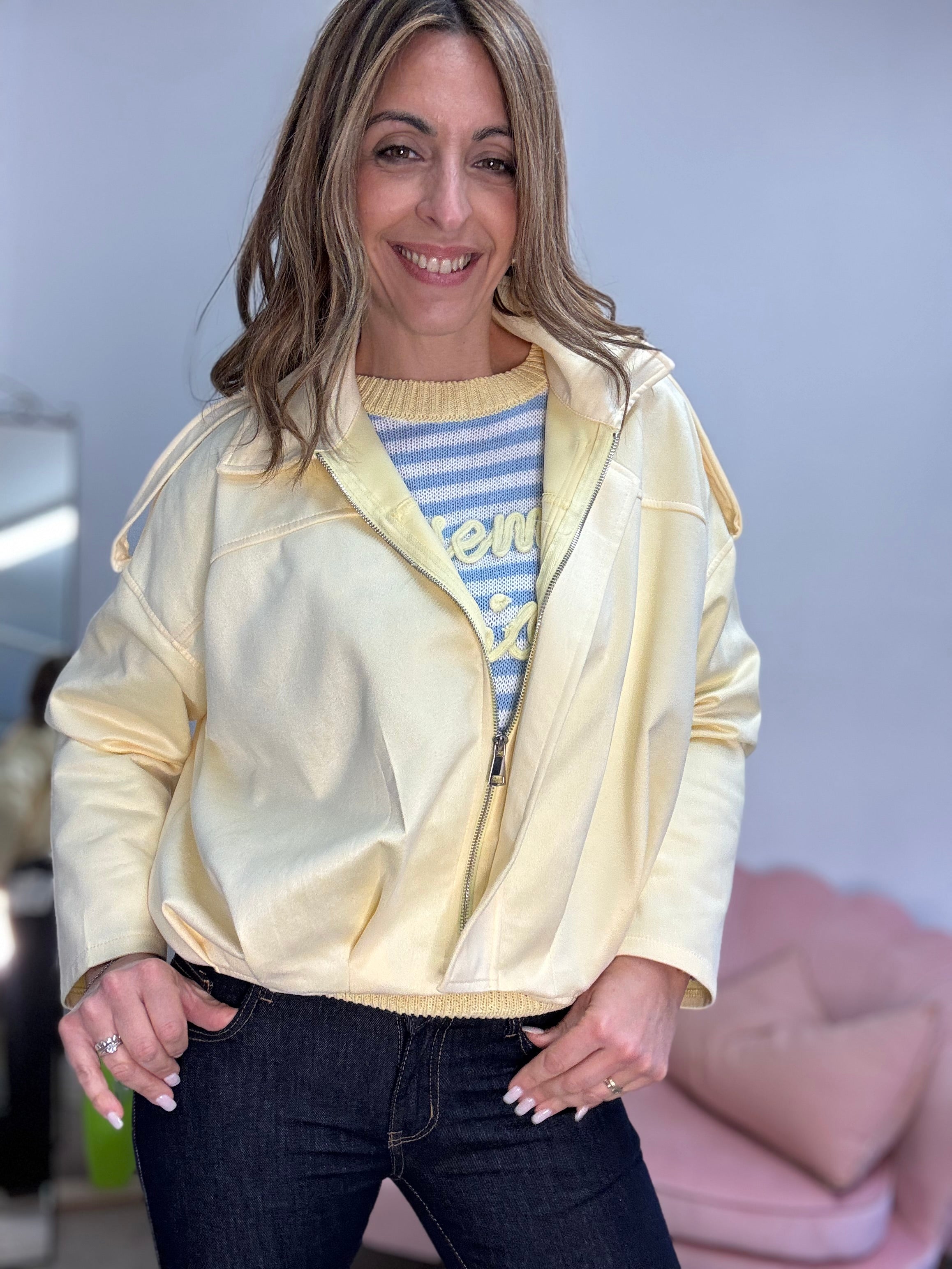 Il giubbino alcantara con la zip