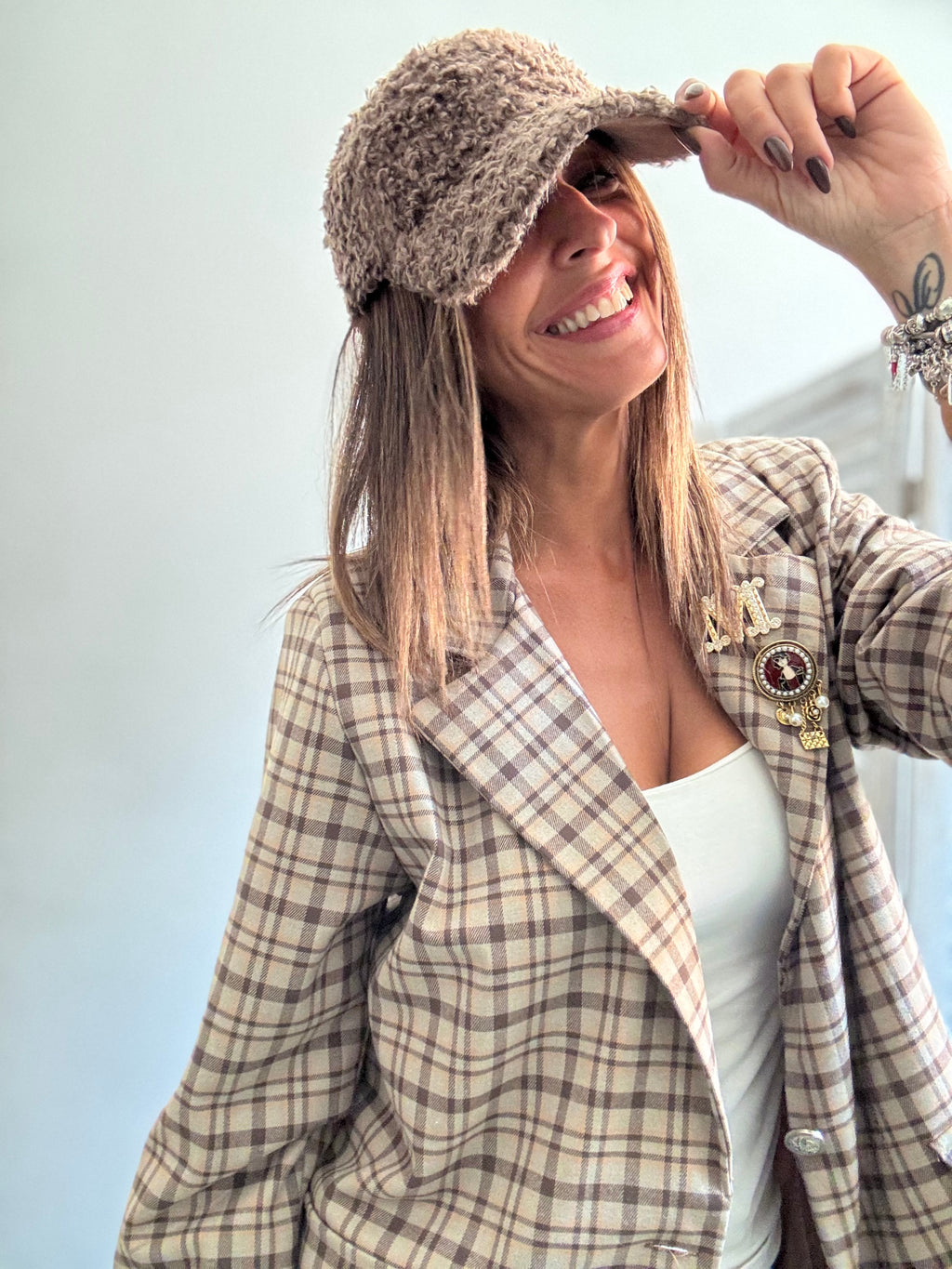 Il cappellino con la visiera boucle