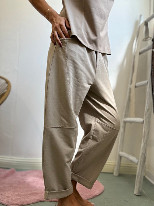 Il pantalone comodo in cotone