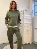 Il completo con la t-shirt annessa