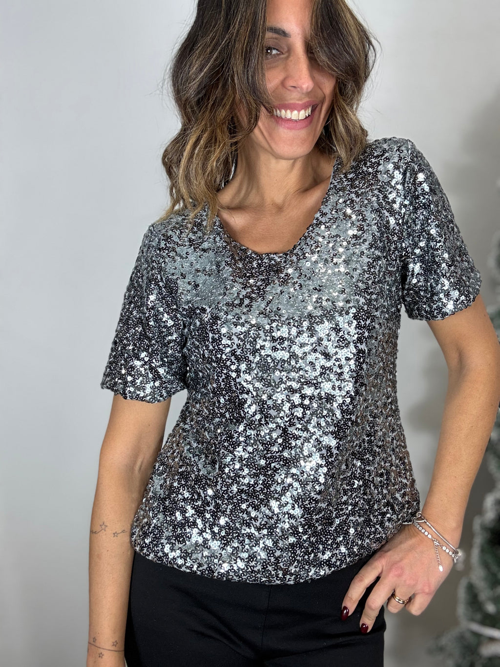 La t-shirt paillettes in tanti colori