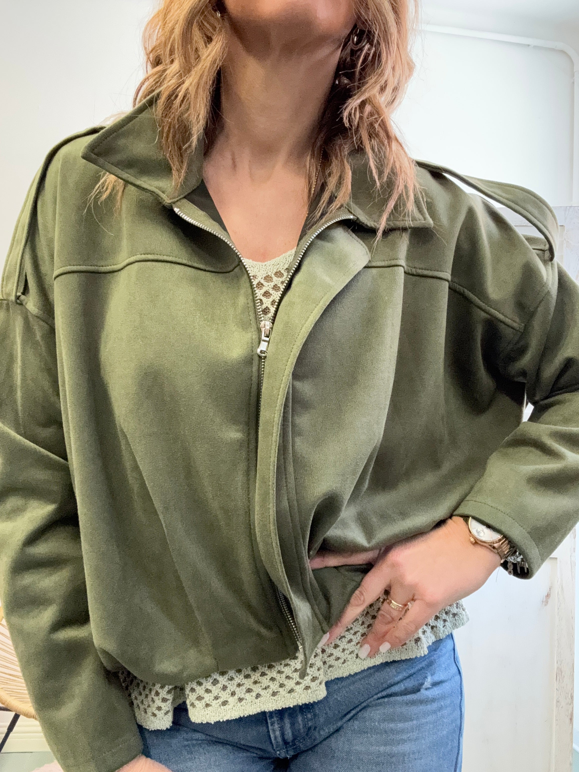 Il giubbino alcantara con la zip