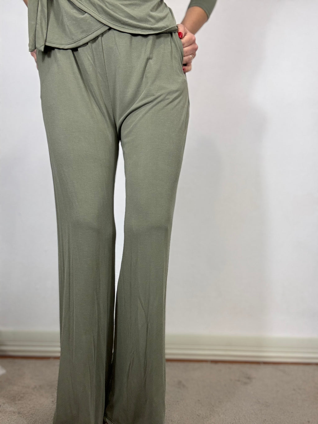 Pantaloni a costine in viscosa leggera