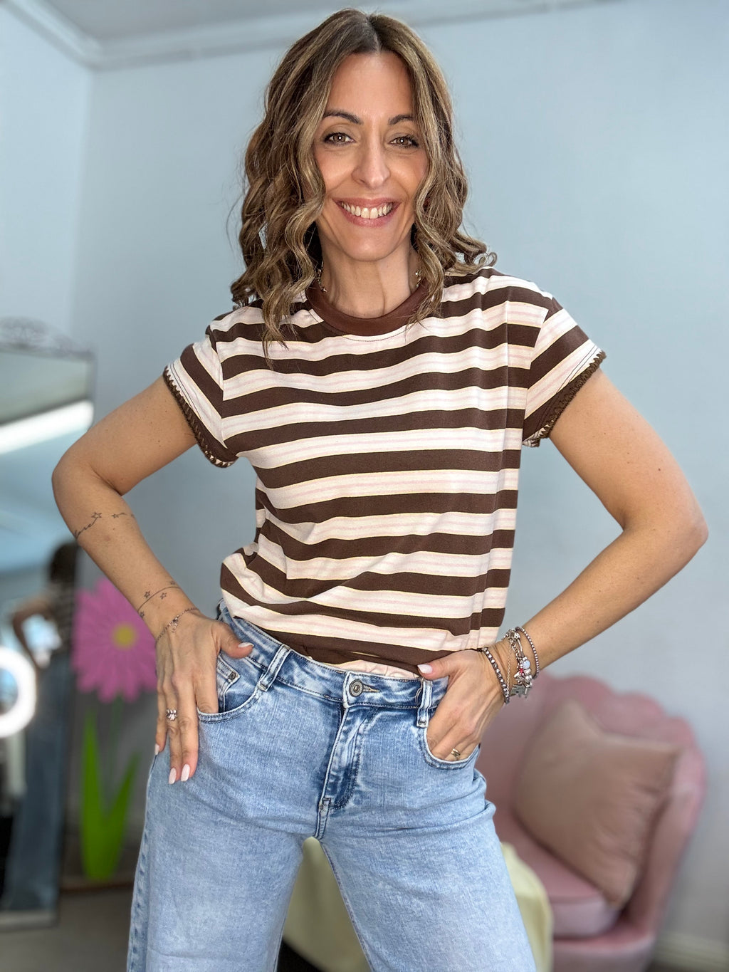 La t-shirt col bordo uncinetto