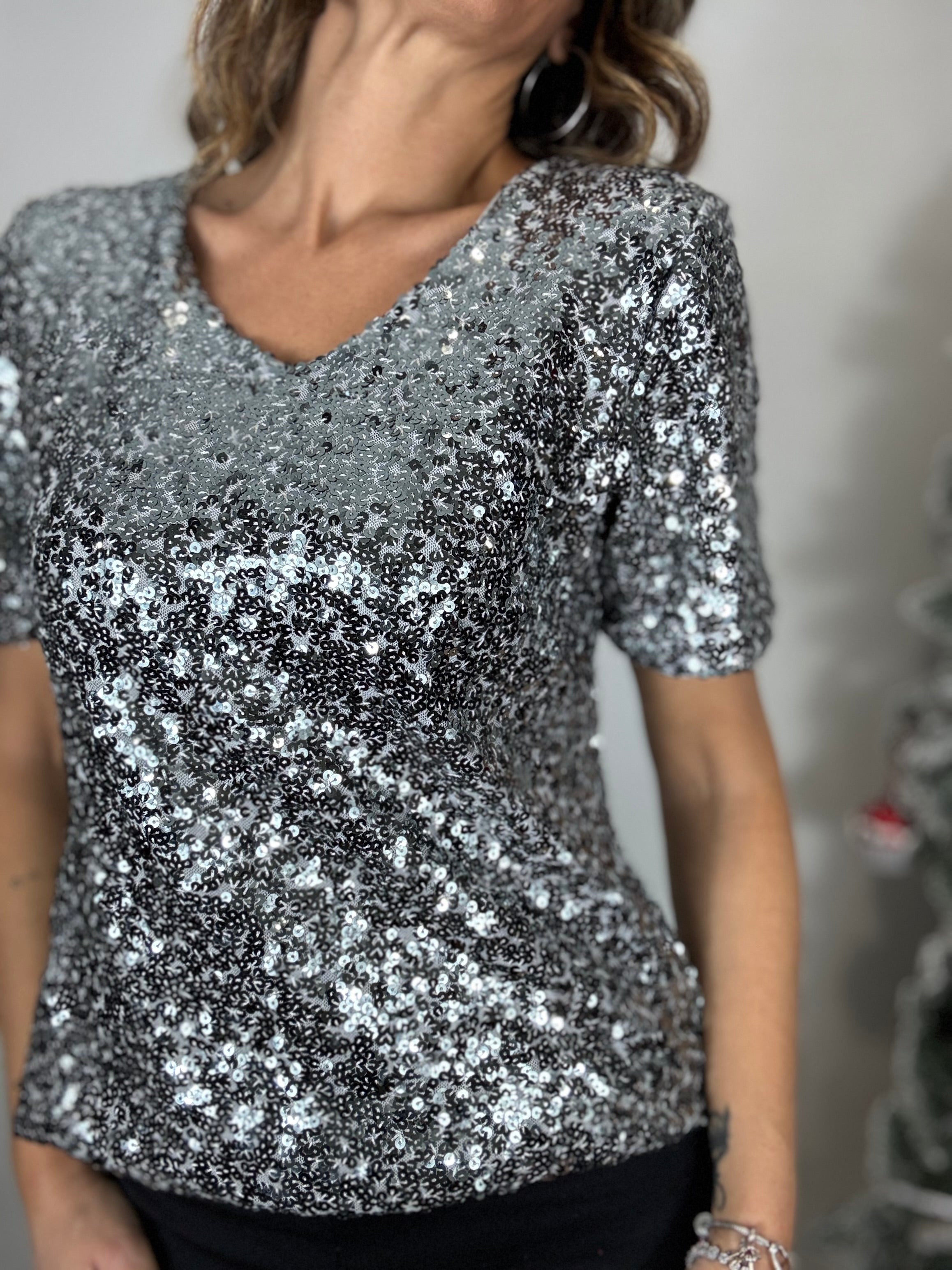 La t-shirt paillettes in tanti colori