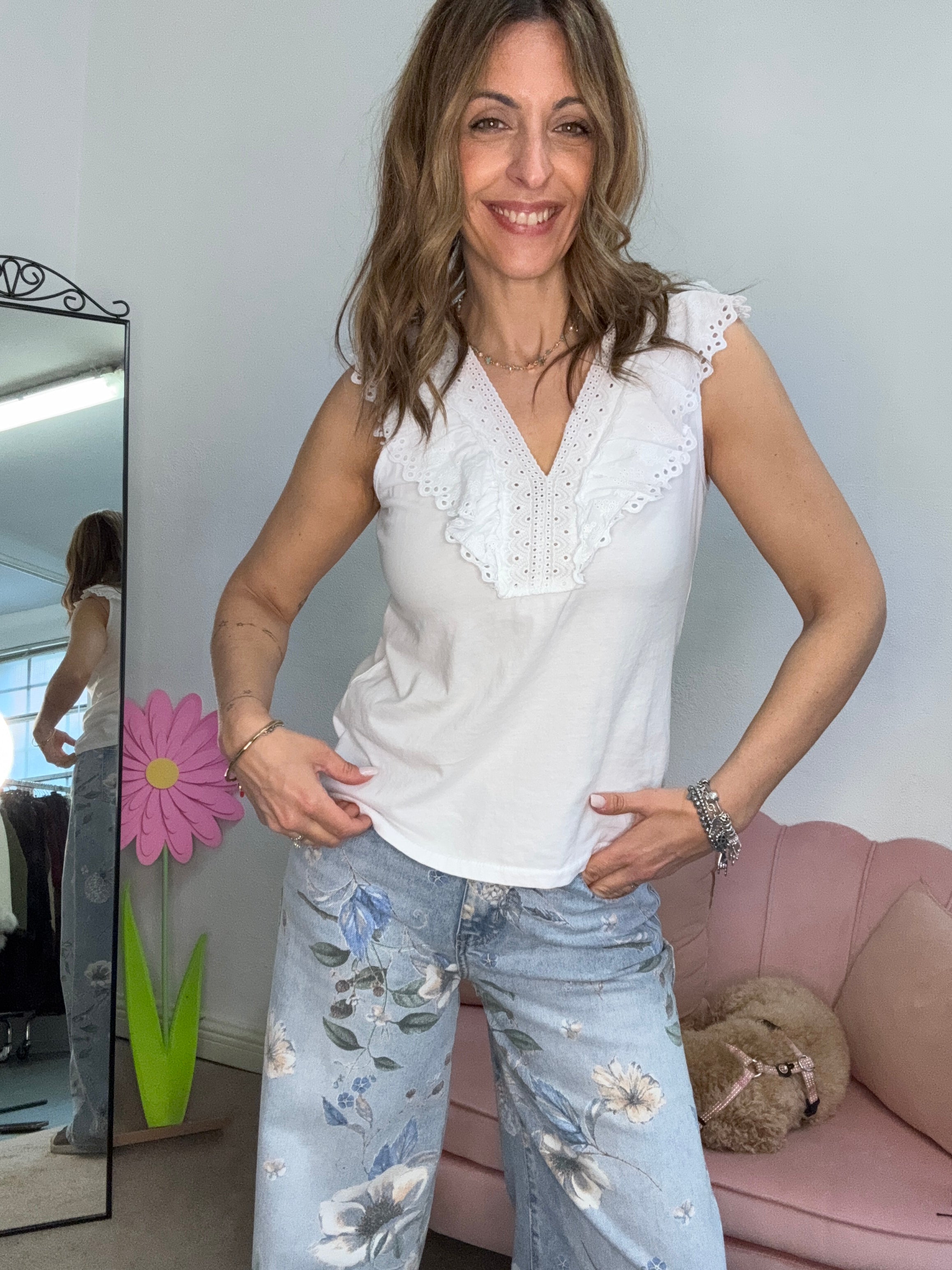 La canotta con lo scollo sangallo