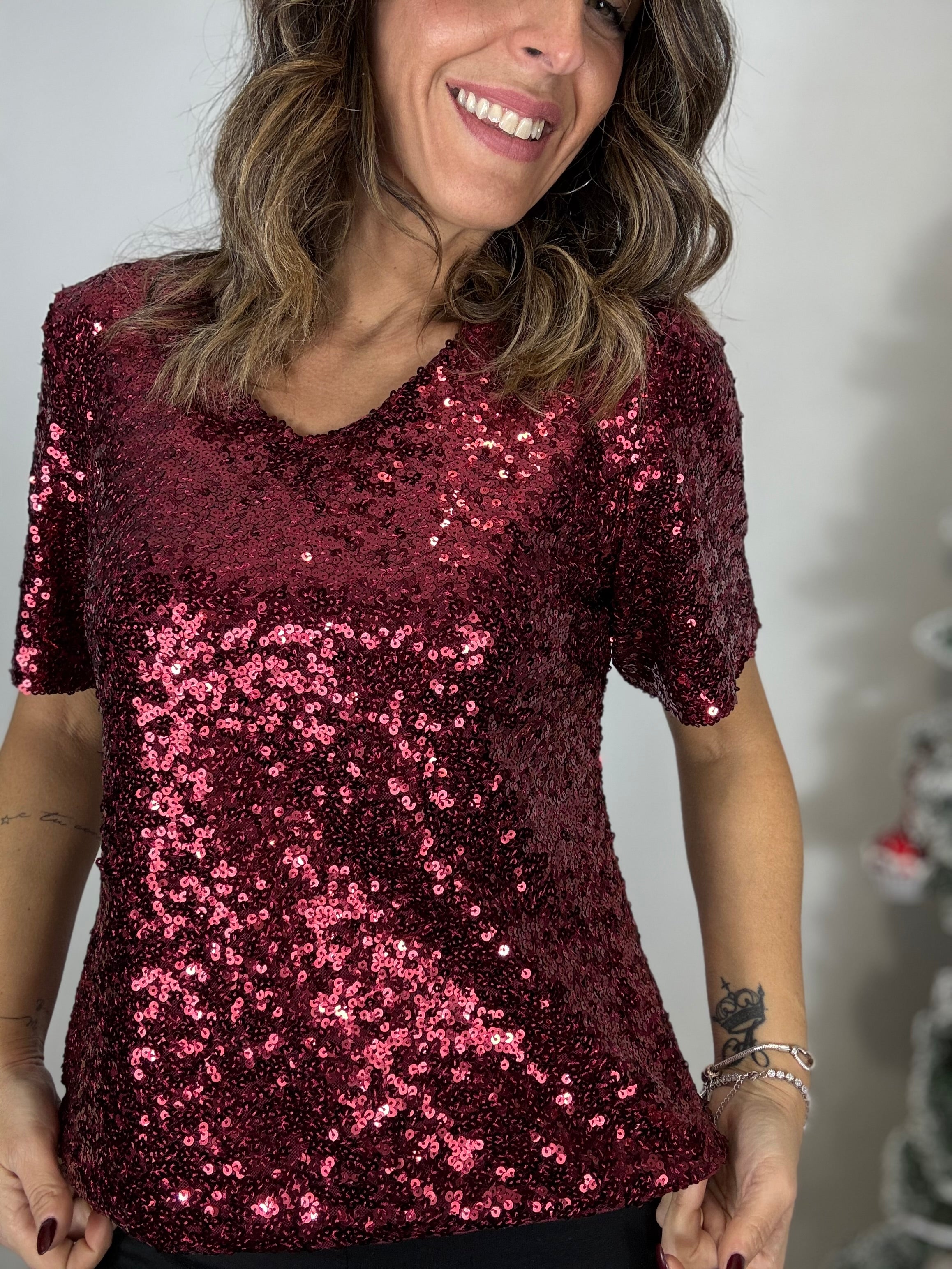 La t-shirt paillettes in tanti colori