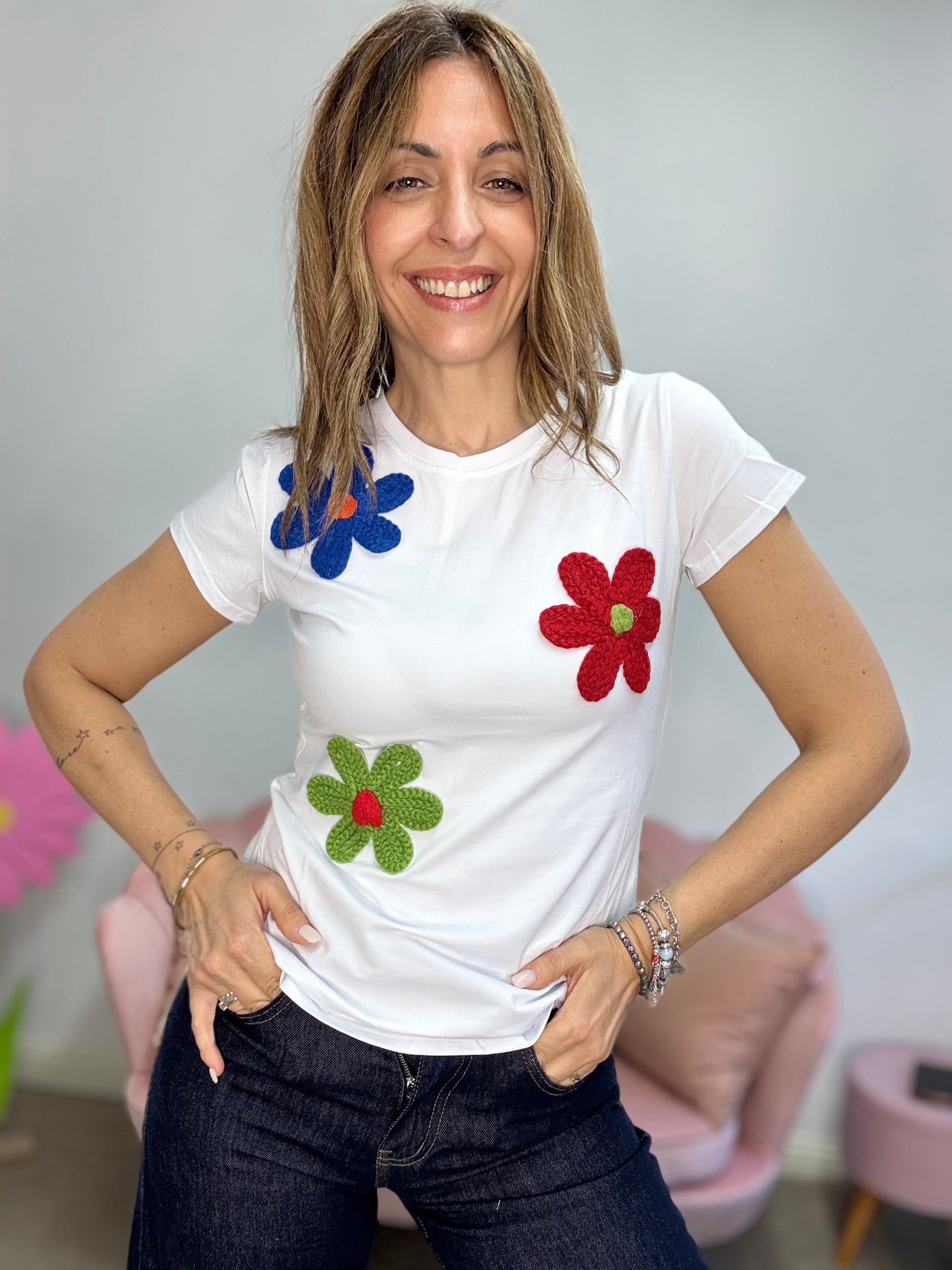 T-shirt 3 fiori uncinetto