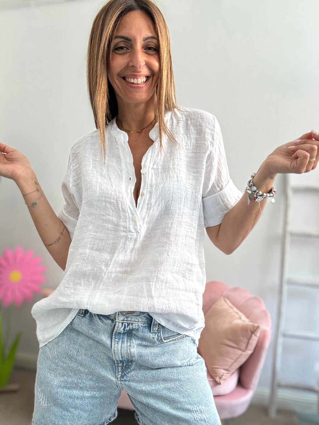 La blusa polo in lino
