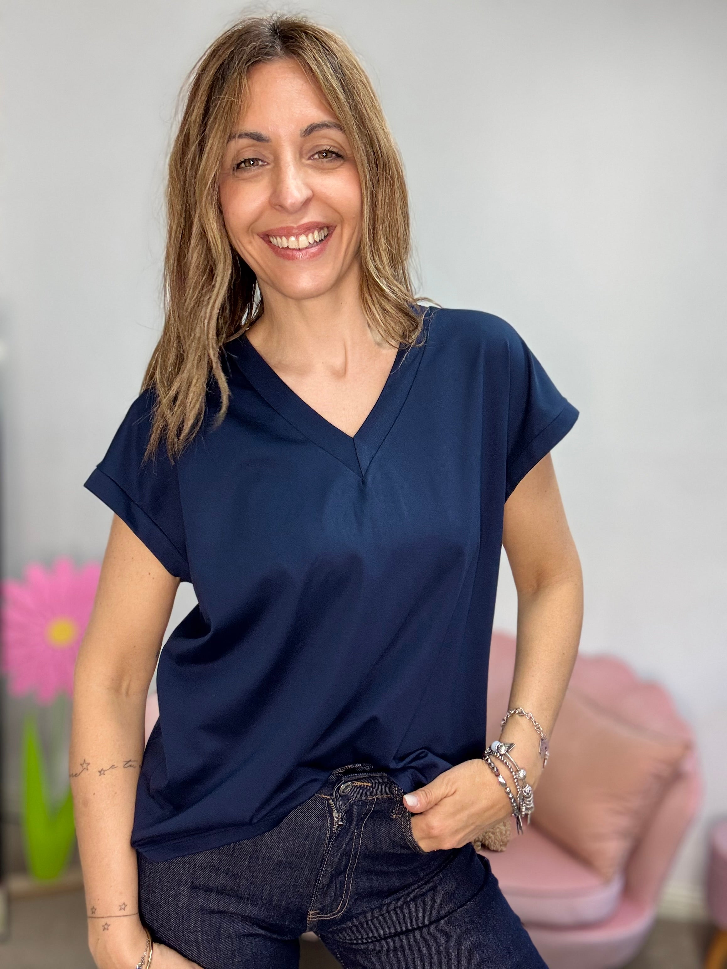 La t-shirt viscosa a V