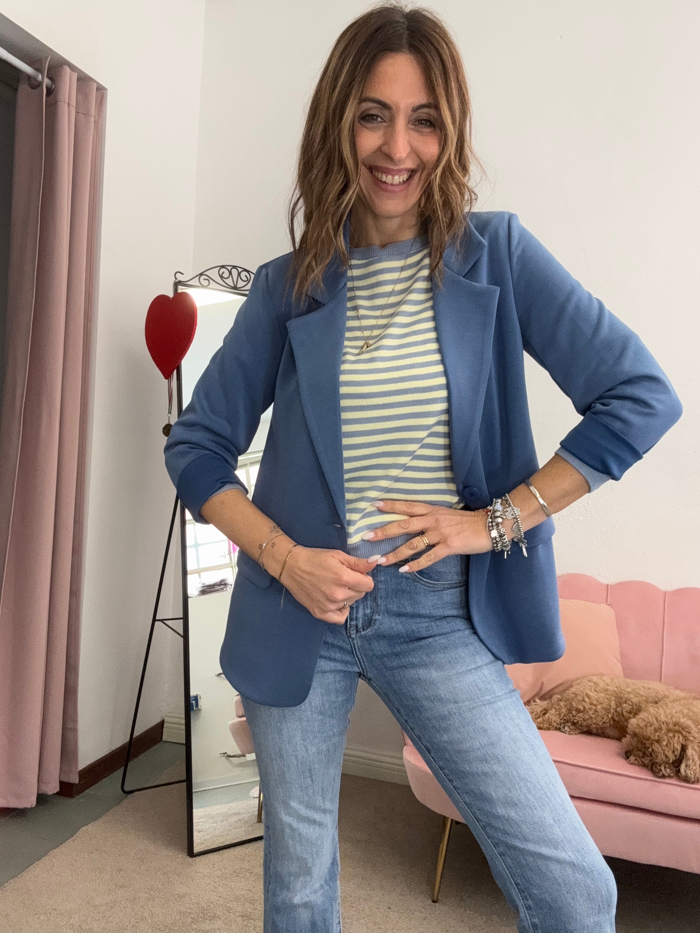 La giacca viscosa ad una bottone