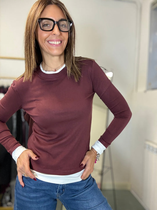 La t-shirt viscosa ed elastan coi bordini