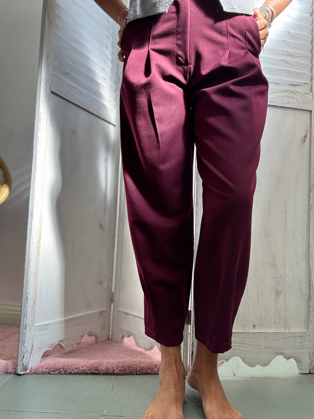 Il pantalone Javier con le pence