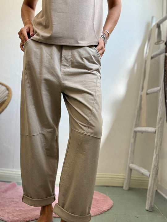 Il pantalone comodo in cotone