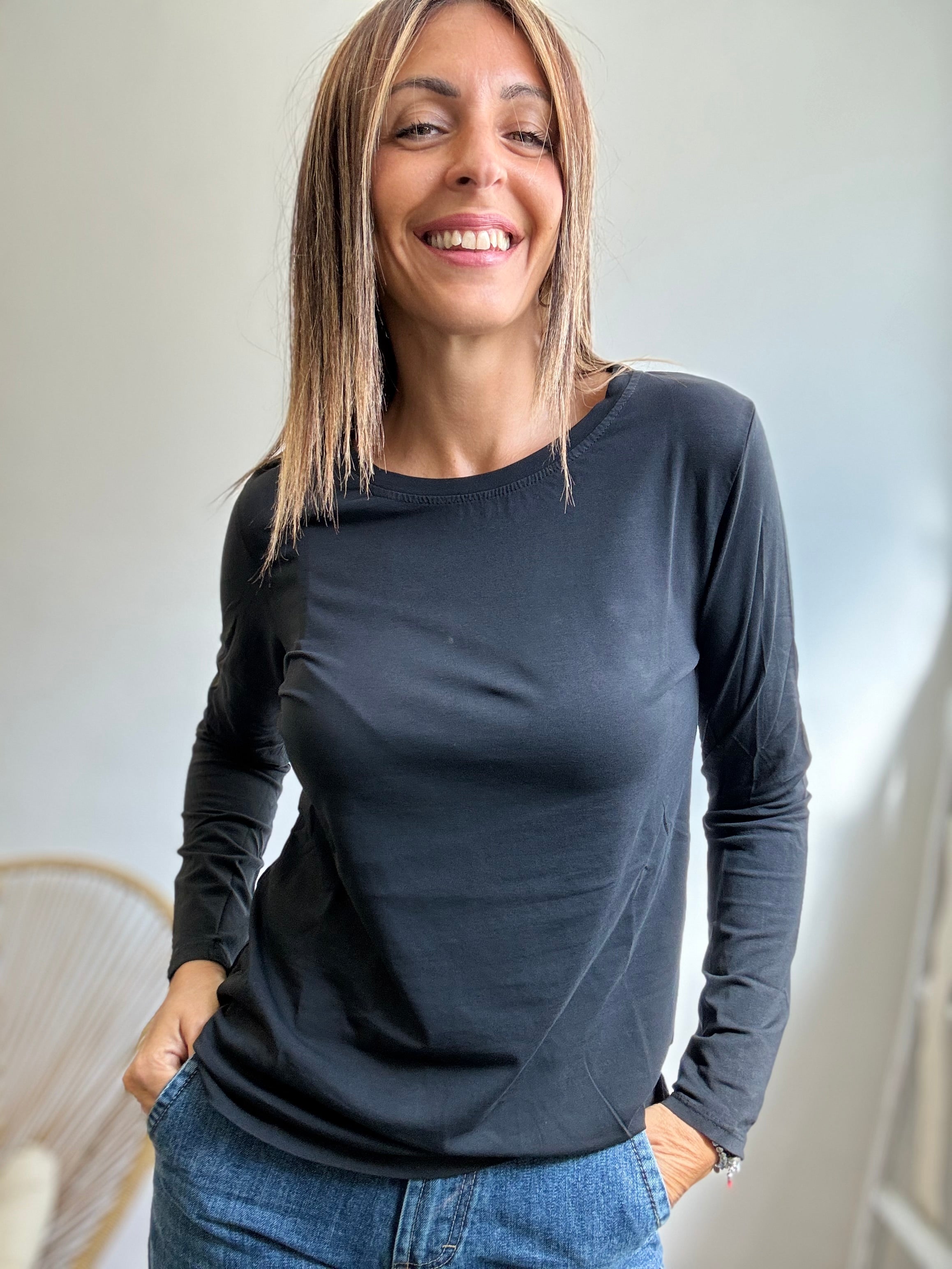 La t-shirt girocollo manica lunga