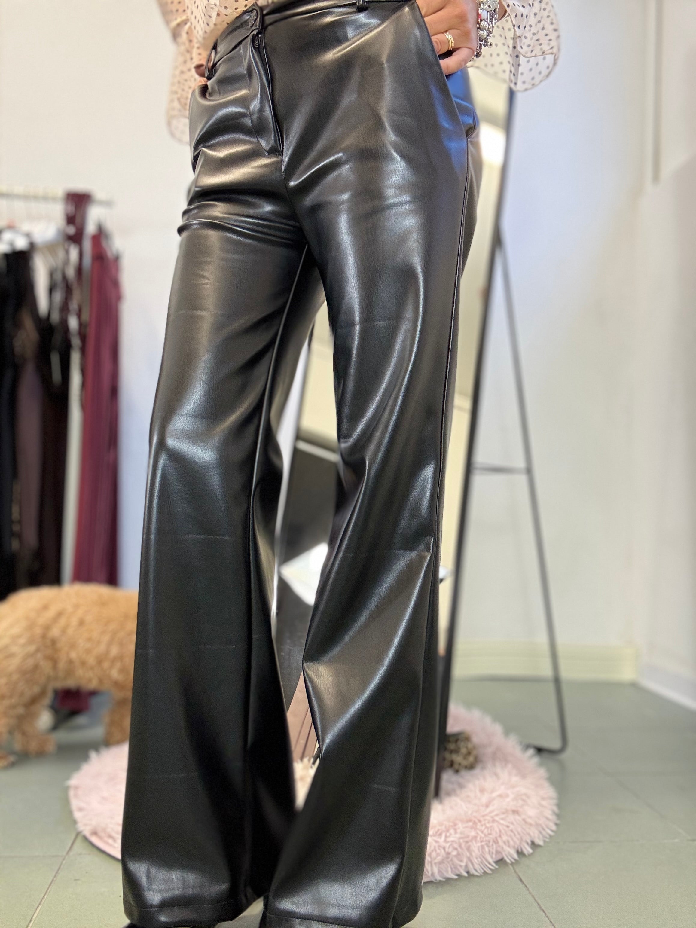 Il pantalone ecopelle Oliver