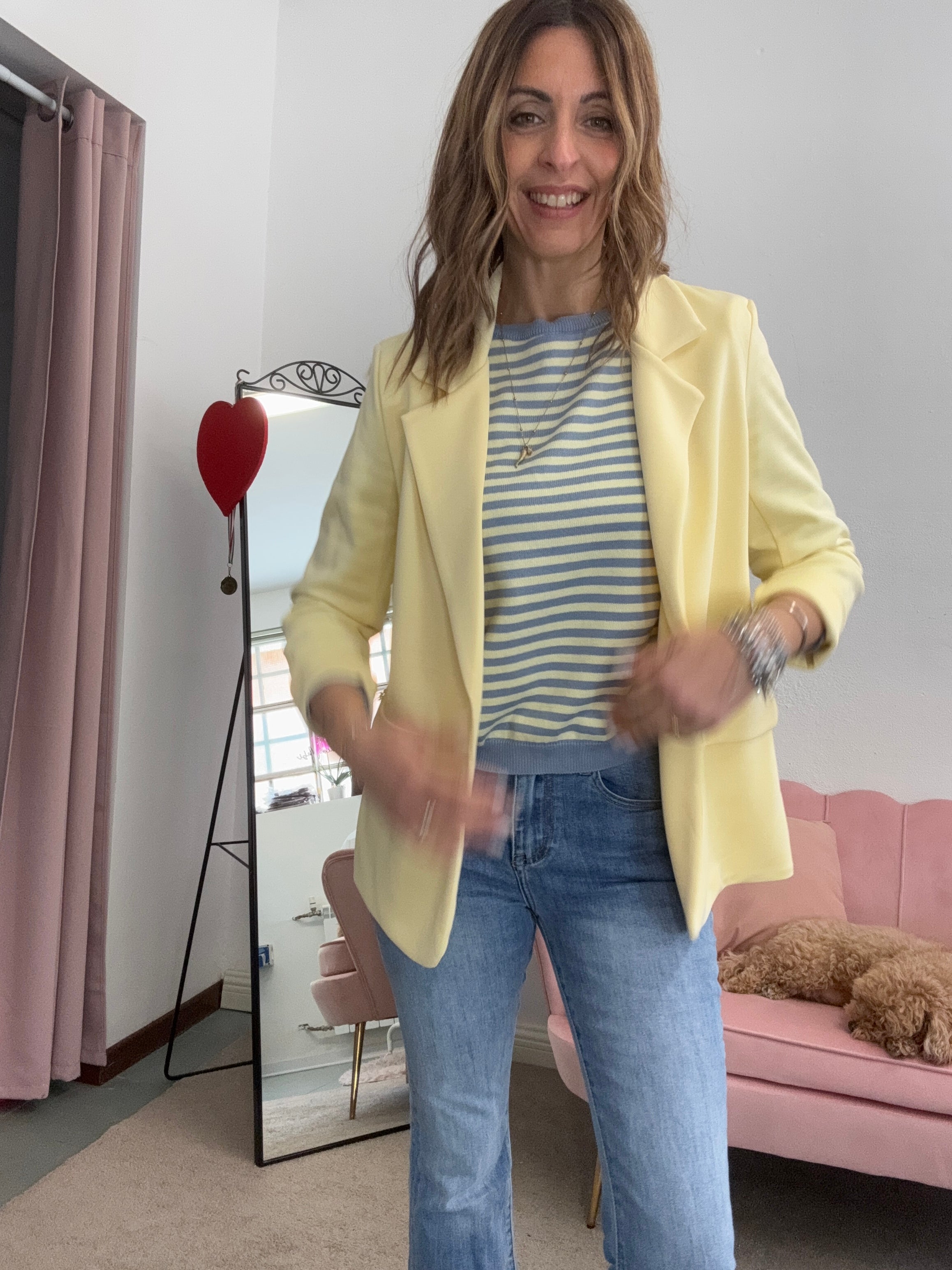 La giacca viscosa ad una bottone