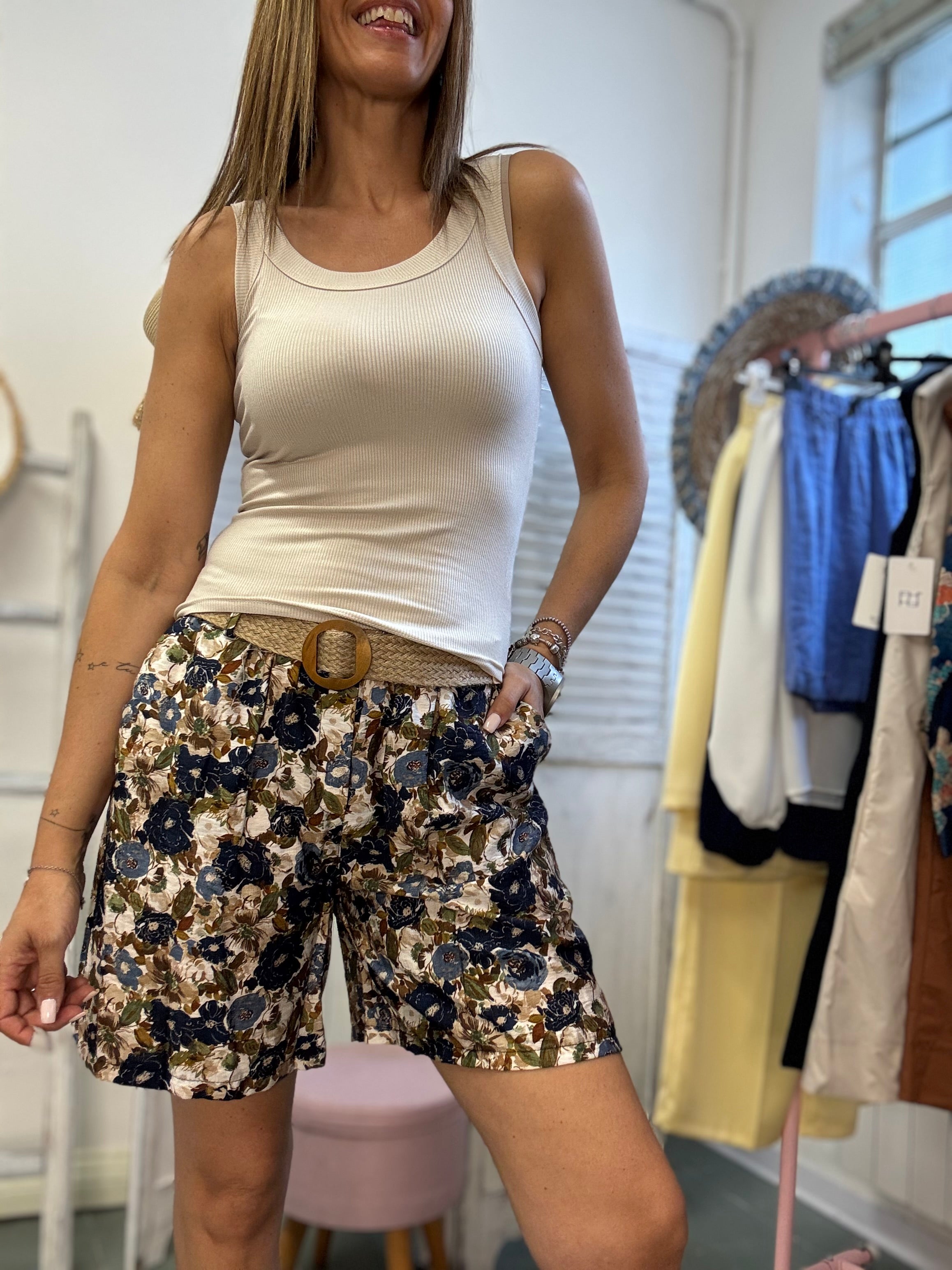 Lo short flower in viscosa