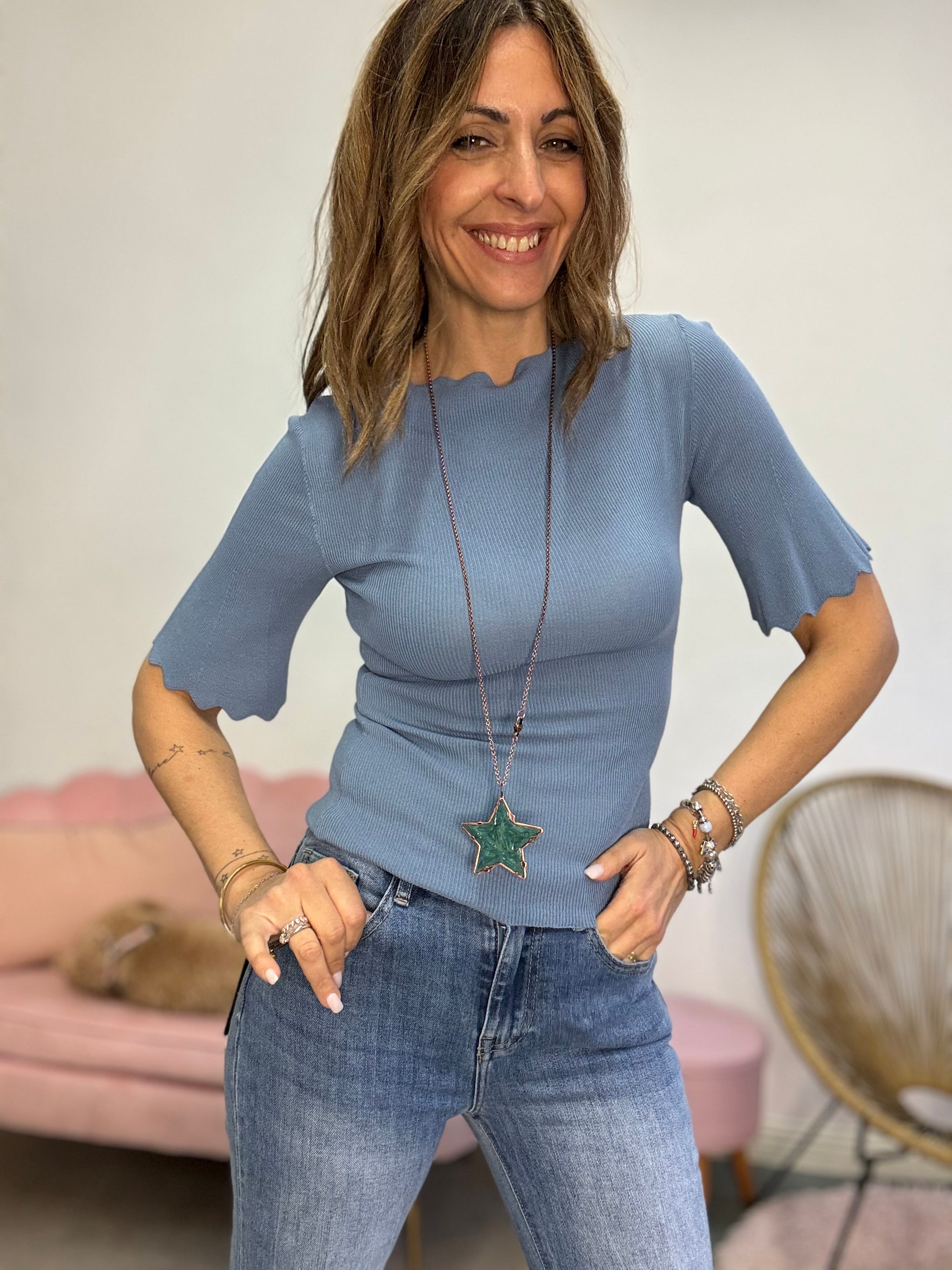 La maglia ondulata a costine manica corta