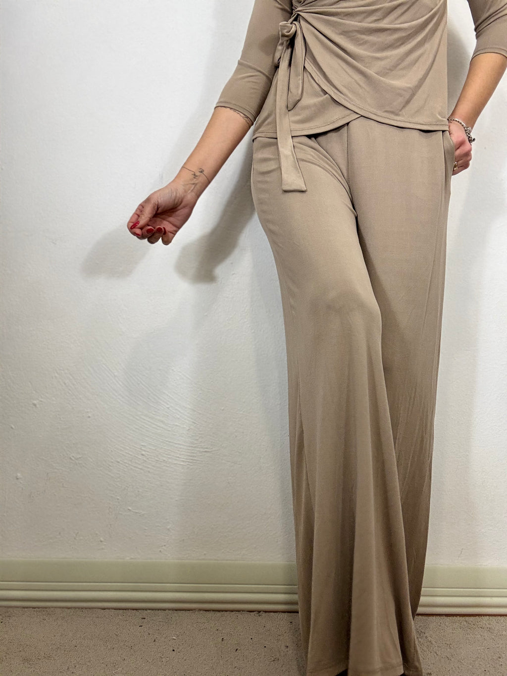 Pantaloni a costine in viscosa leggera