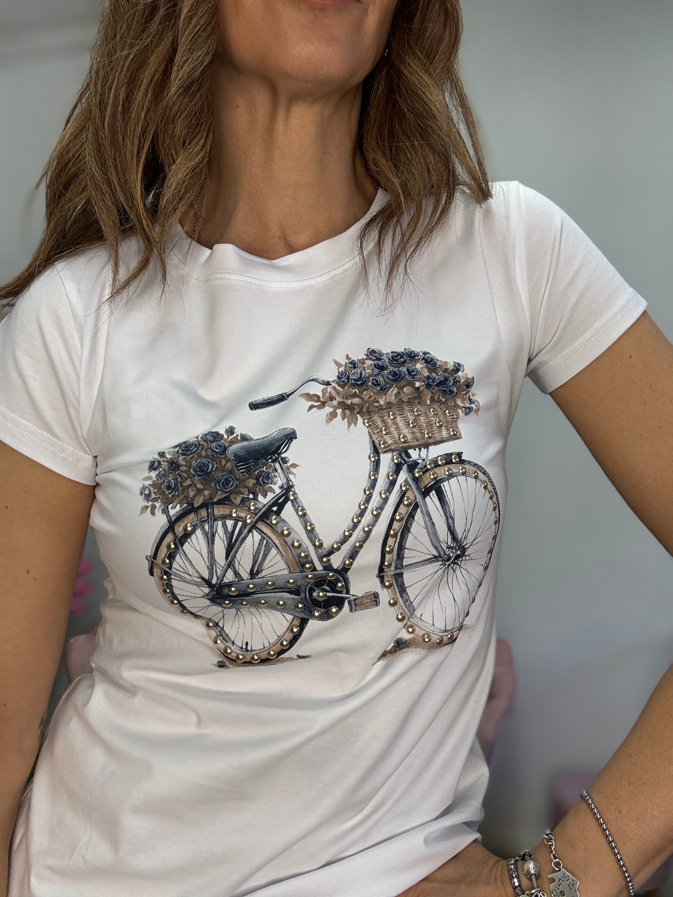 La t-shirt bici e cestello
