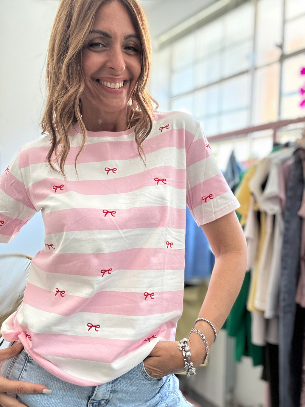 La t-shirt righe e fiocchetti