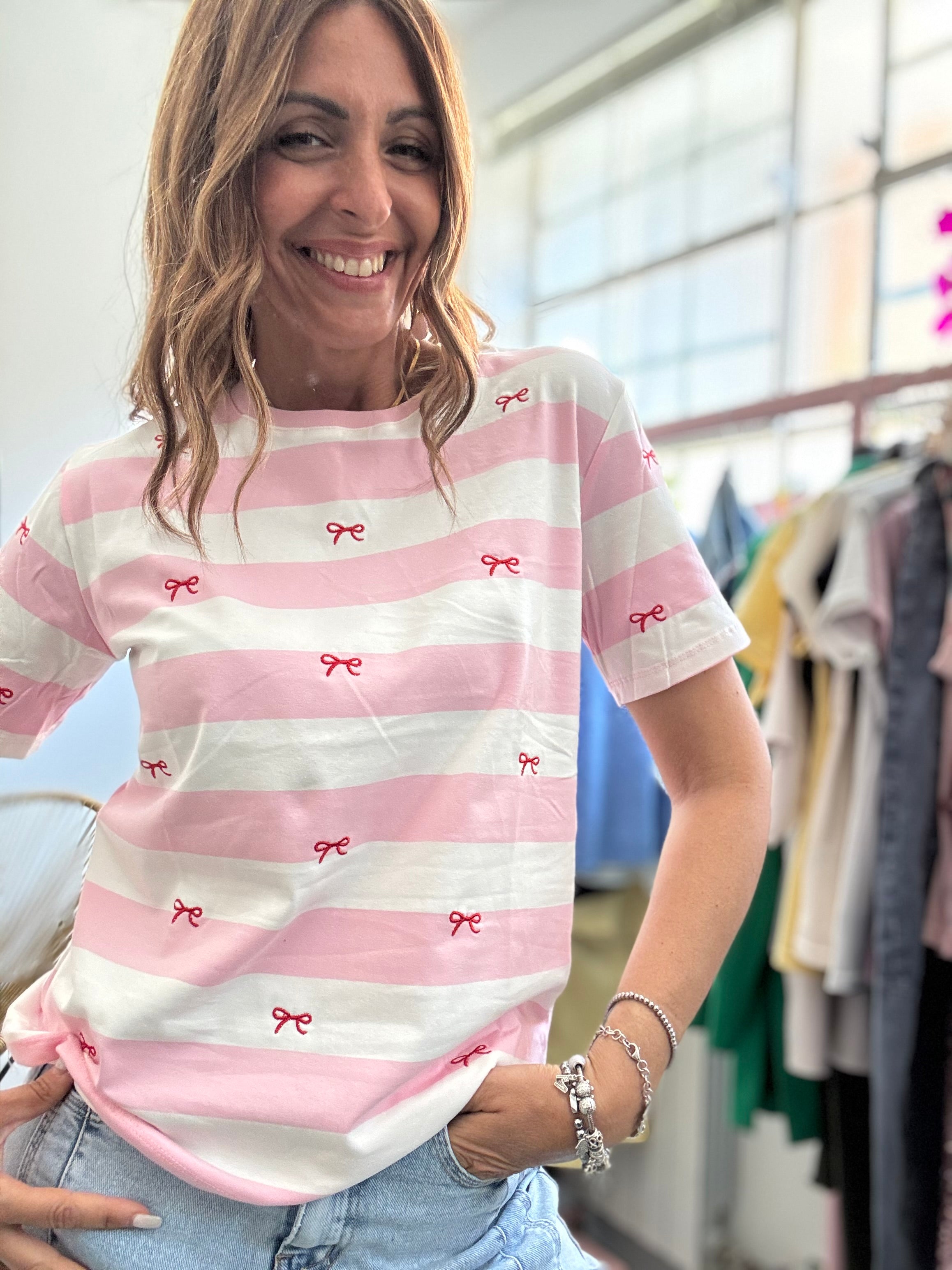 La t-shirt righe e fiocchetti